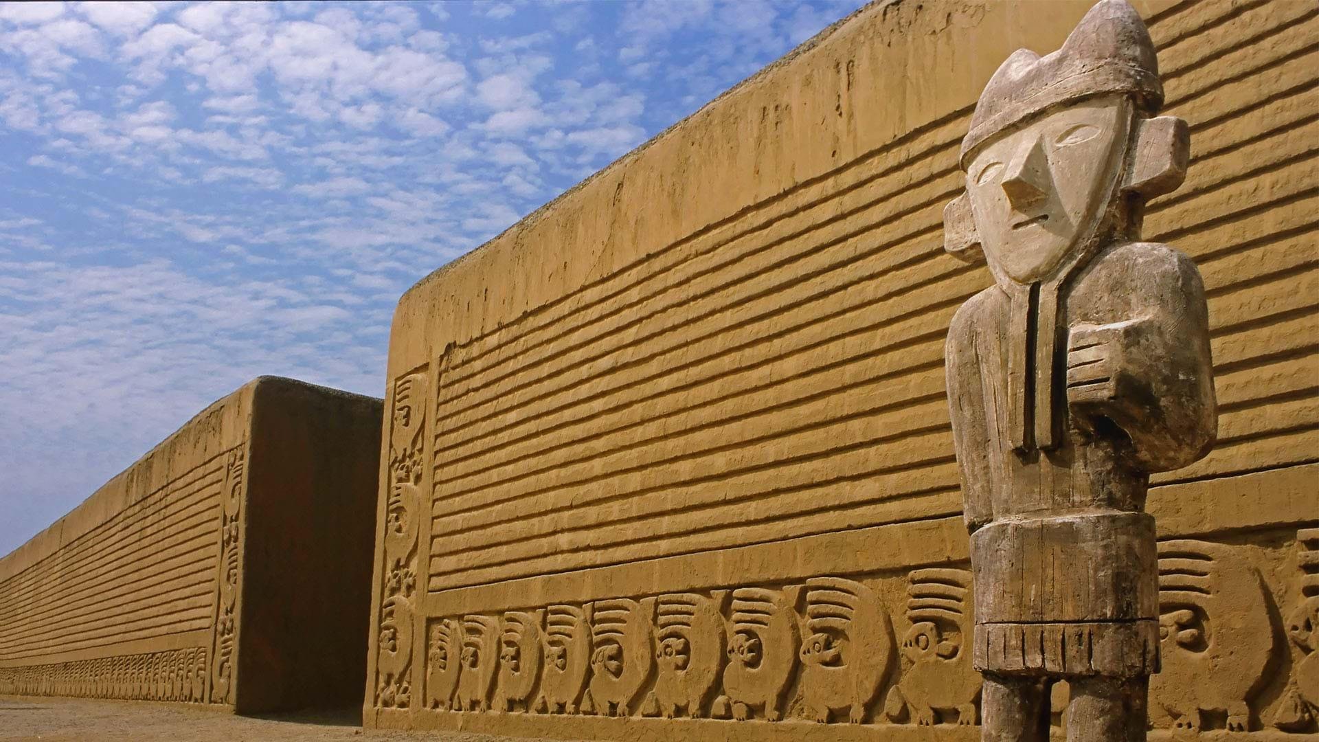 Moche Pyramids, Chan Chan & Huanchaco Coastal Tour