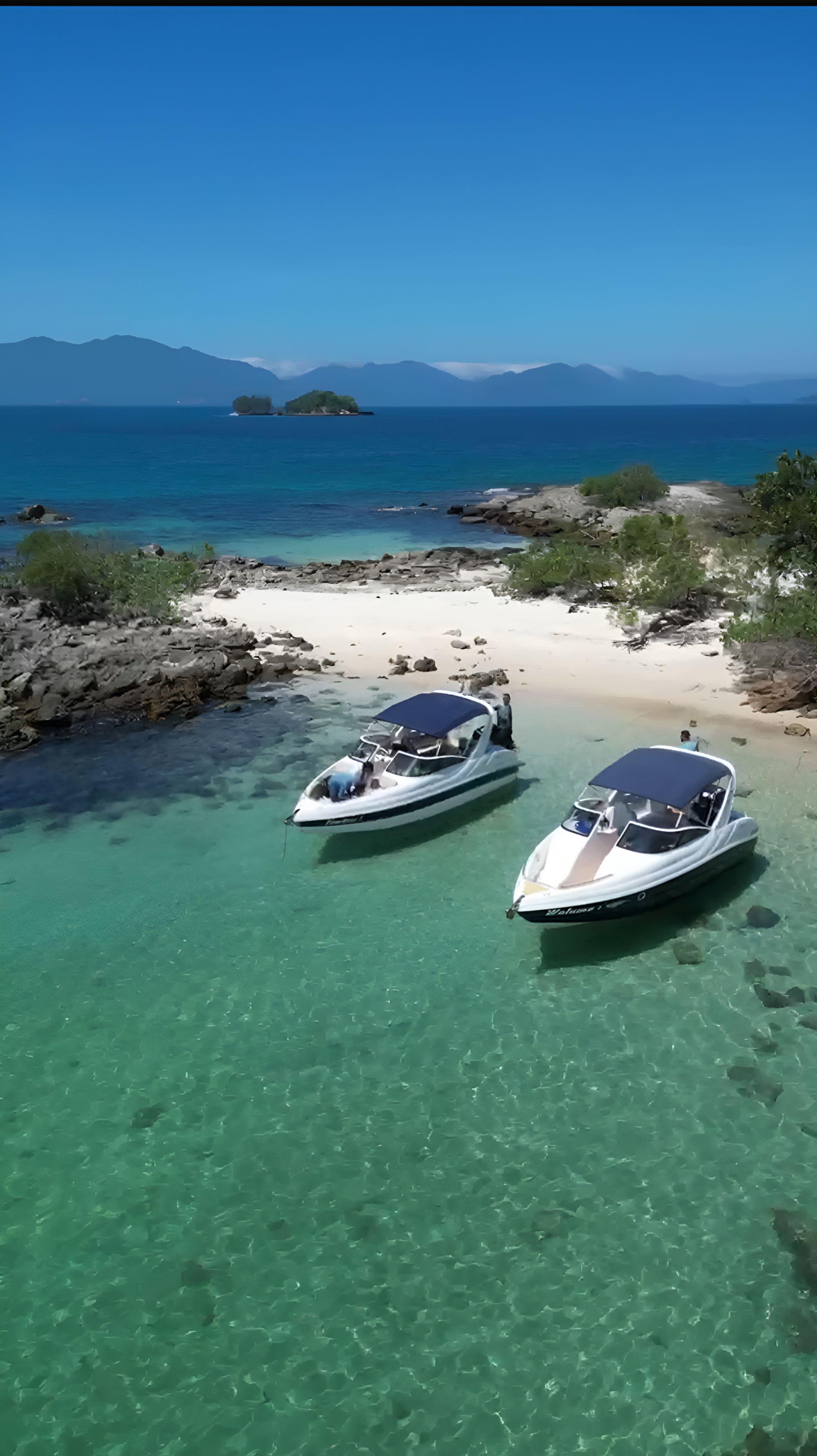 Private Ilha Grande Speedboat Adventure