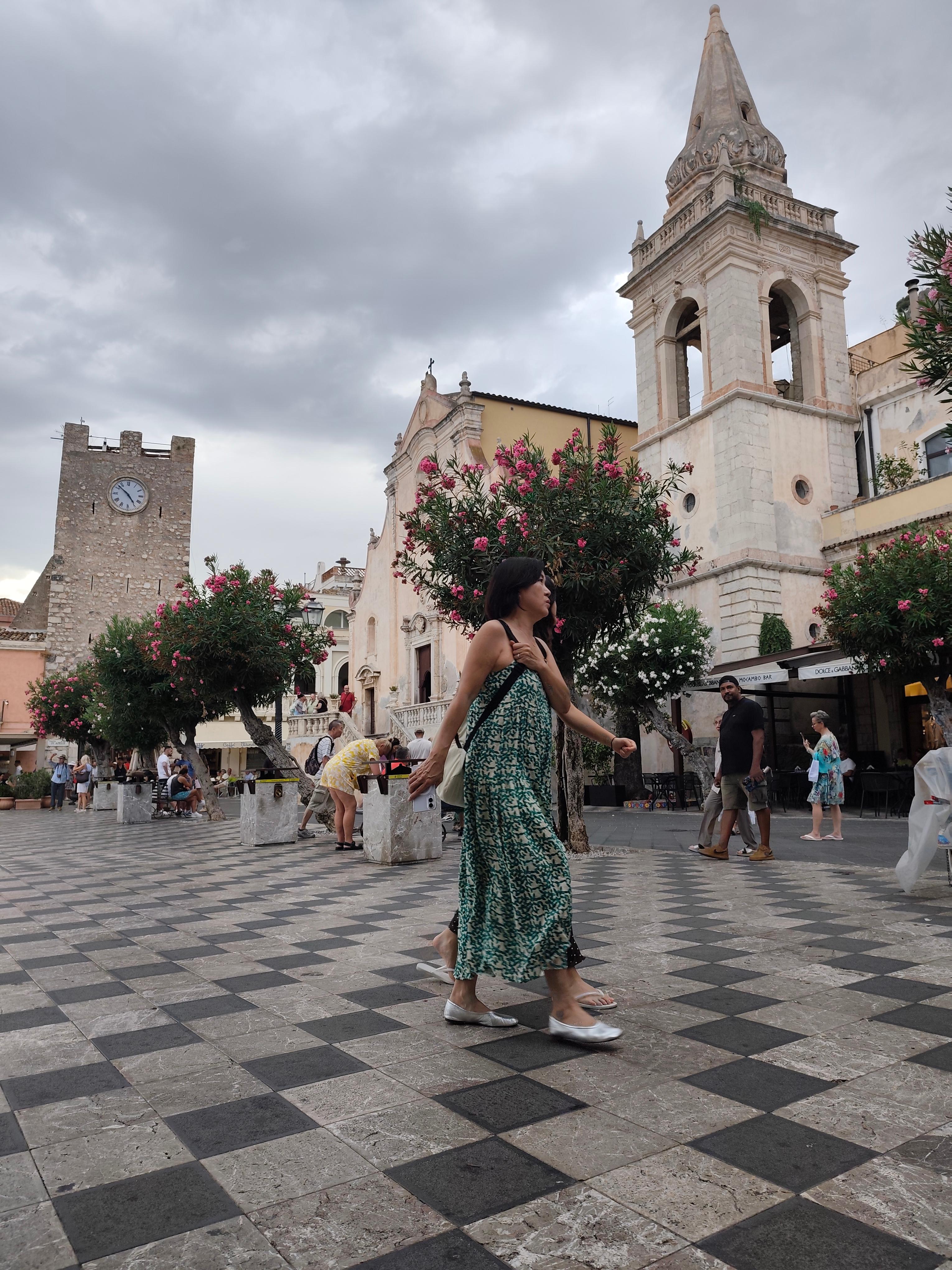 Private Taormina Walking Tour & Ancient Theater Experience