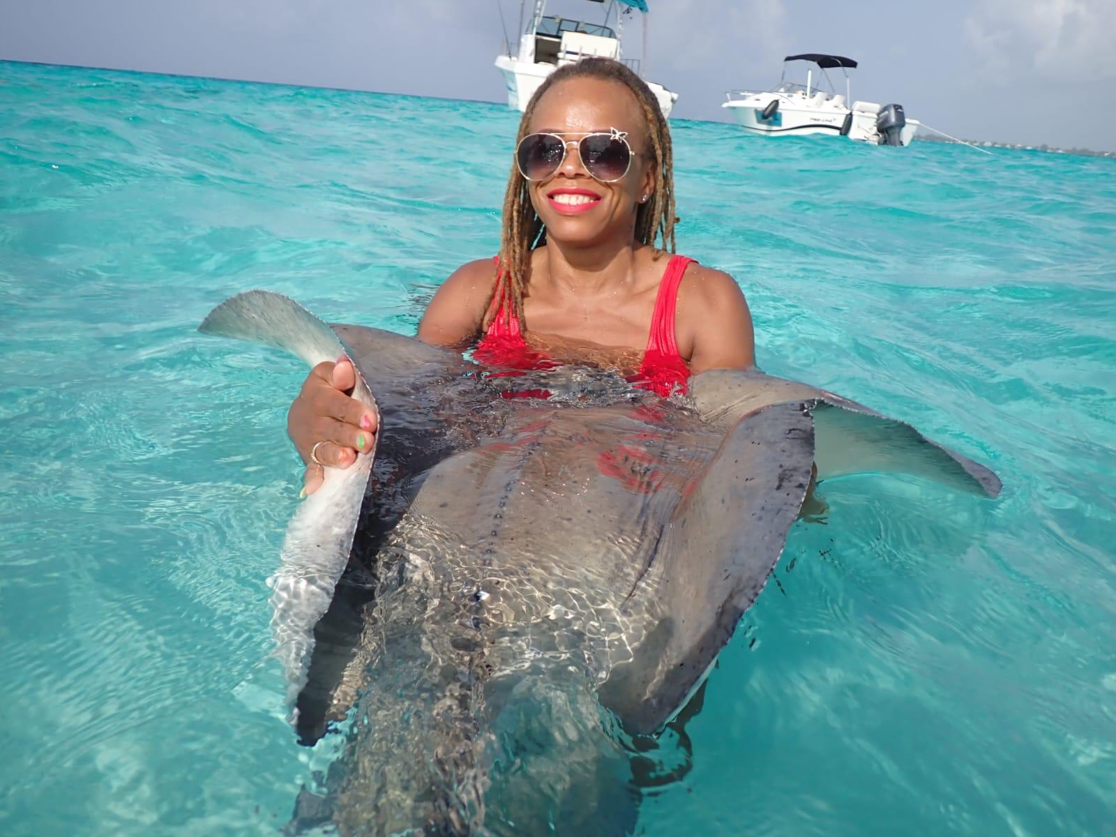 Private Stingray City & Snorkeling Boat Charter