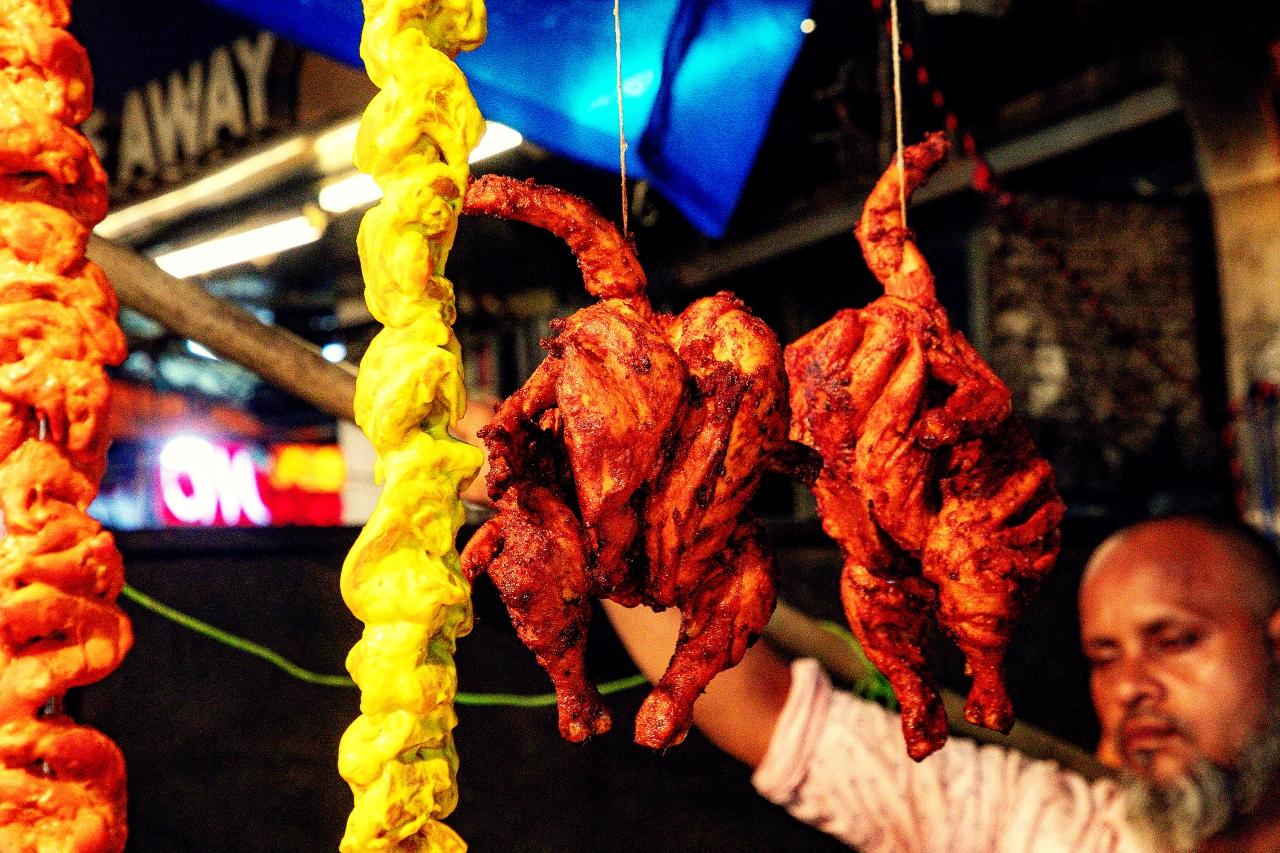 Mumbai Evening Street Food and Night Market Exploration