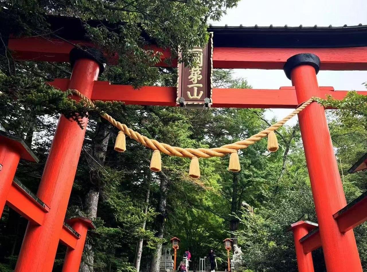 Mt. Fuji Scenic Highlights & Lake Kawaguchi Day Trip from Tokyo