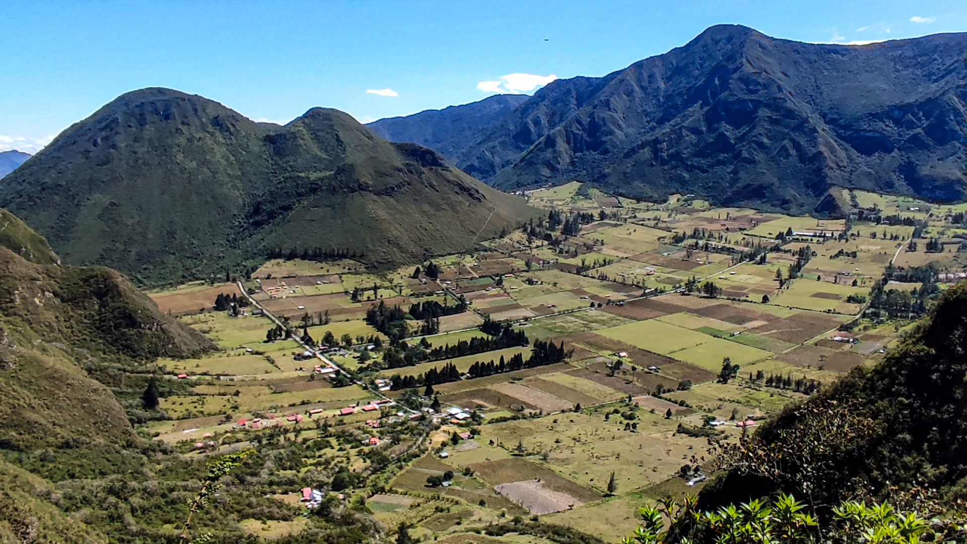 Quito: Middle of the World & Pululahua Volcano Tour