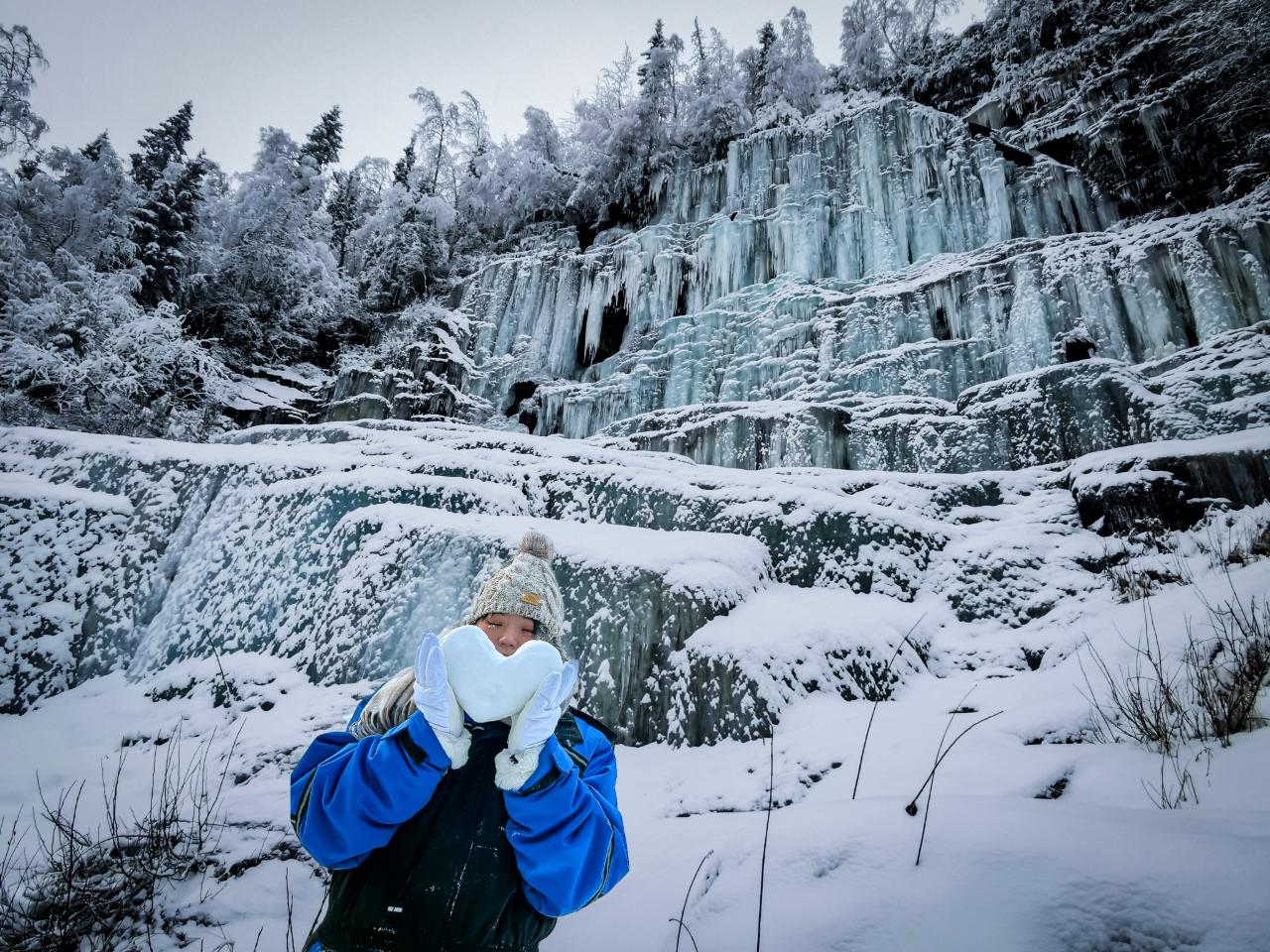 Korouoma Canyon Frozen Waterfalls Hike & BBQ from Rovaniemi