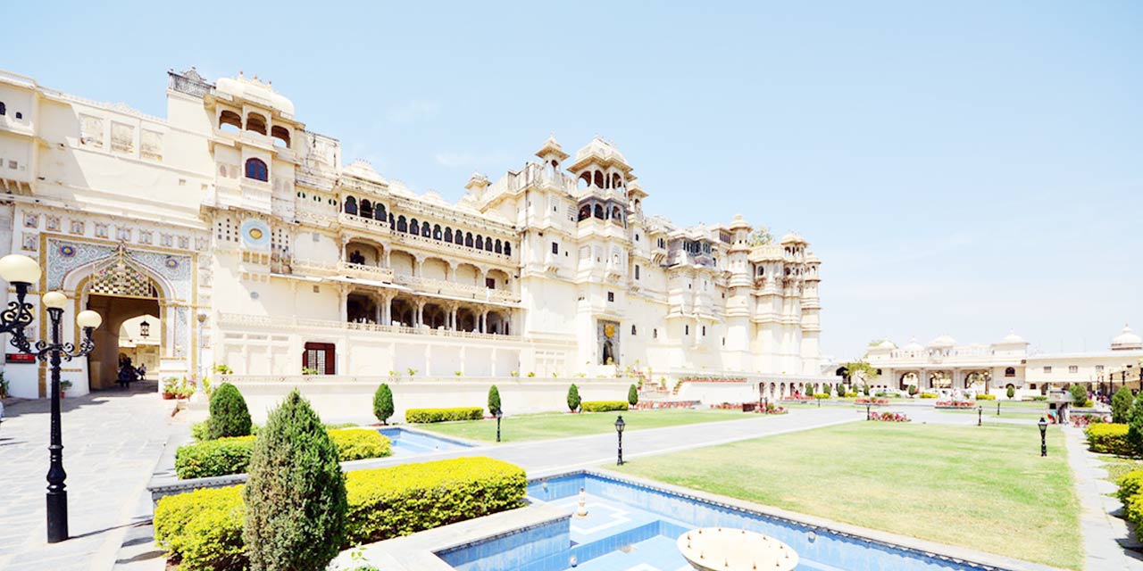 Private Guided Tour of Udaipur City Palace