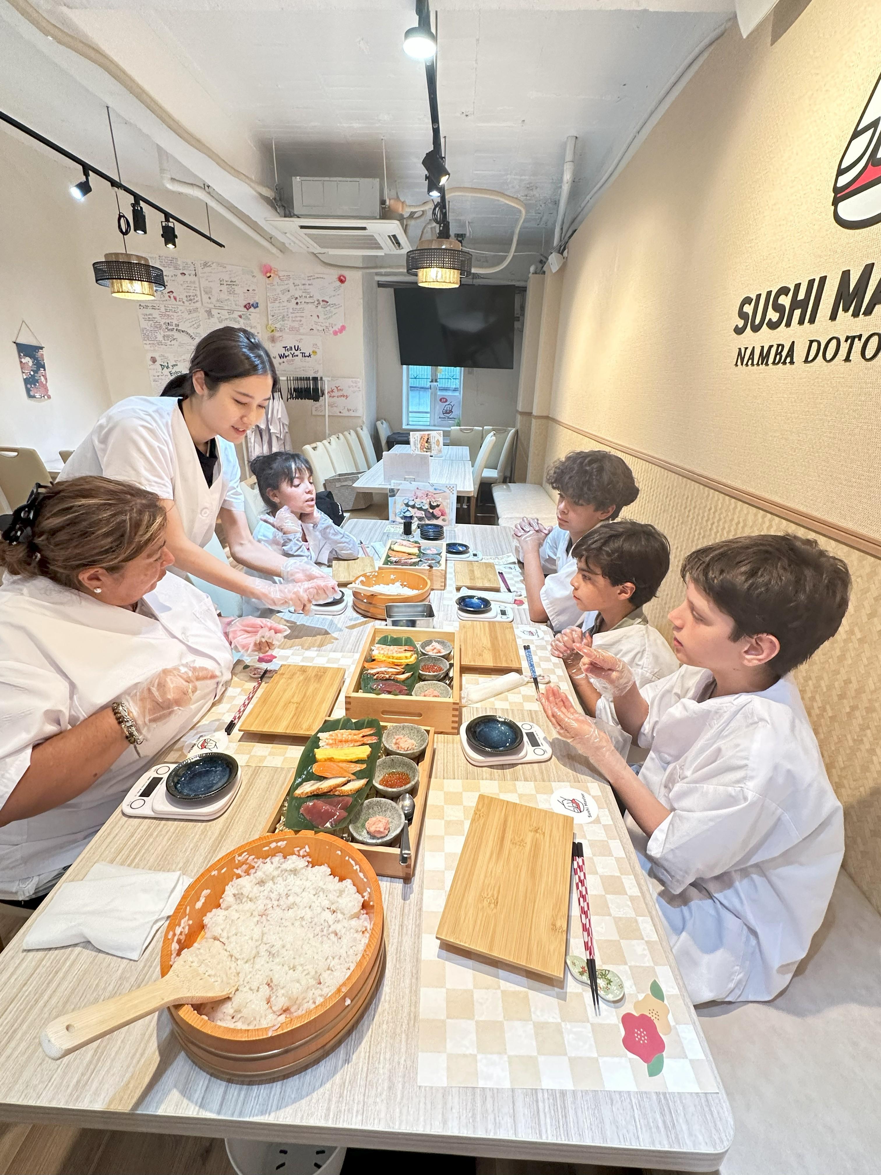 Osaka: Sushi Making in Spacious Studio (SAME-DAY OK!)
