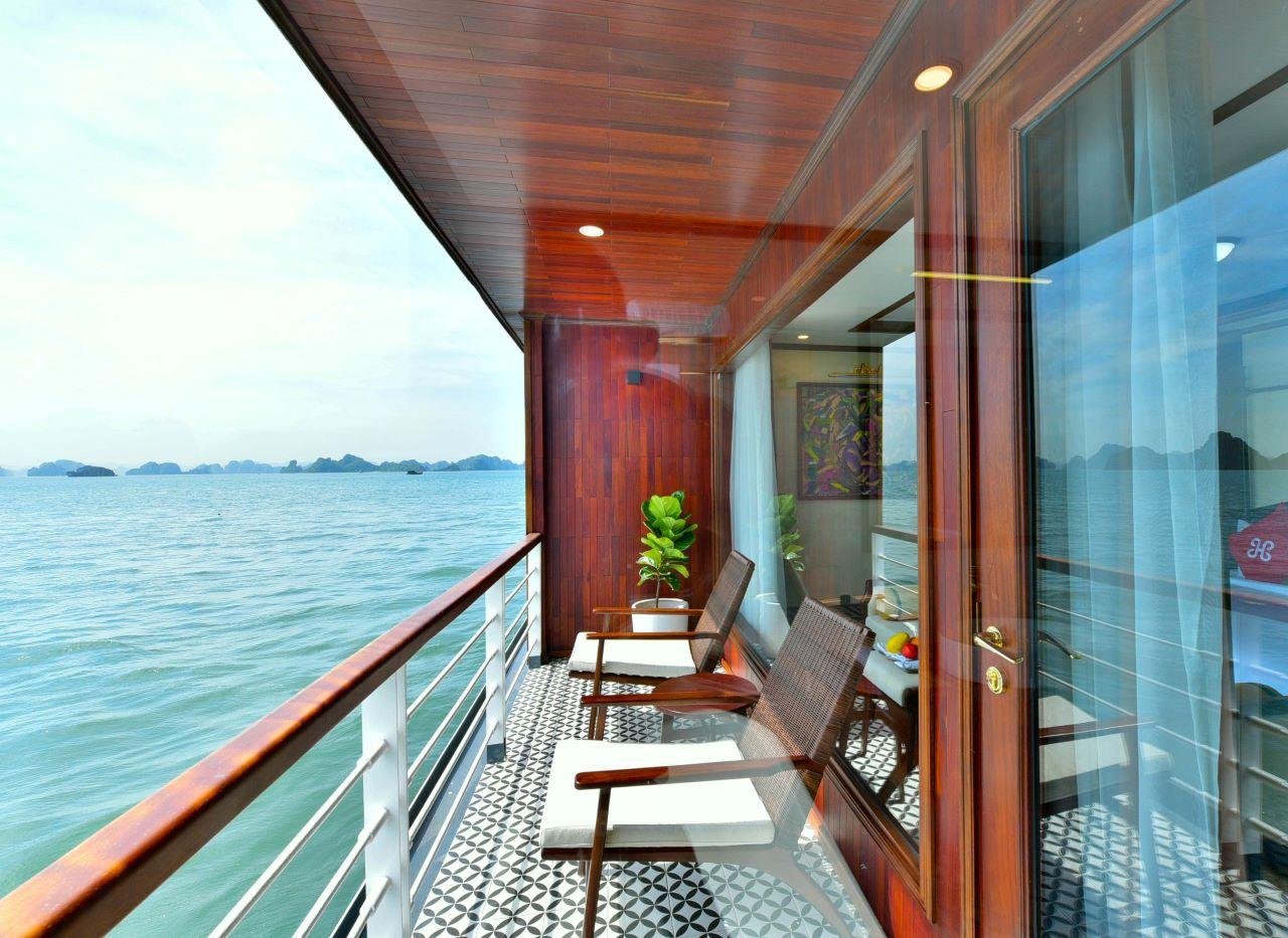Ha Long & Lan Ha Bay 2-Day 5-Star Cruise with Free Transfer
