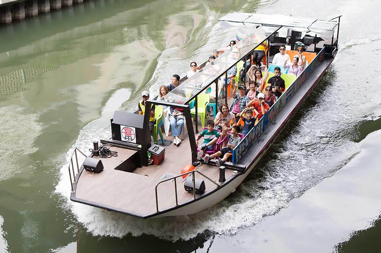 Osaka Dotonbori Canal Cruise with Beverage Discount