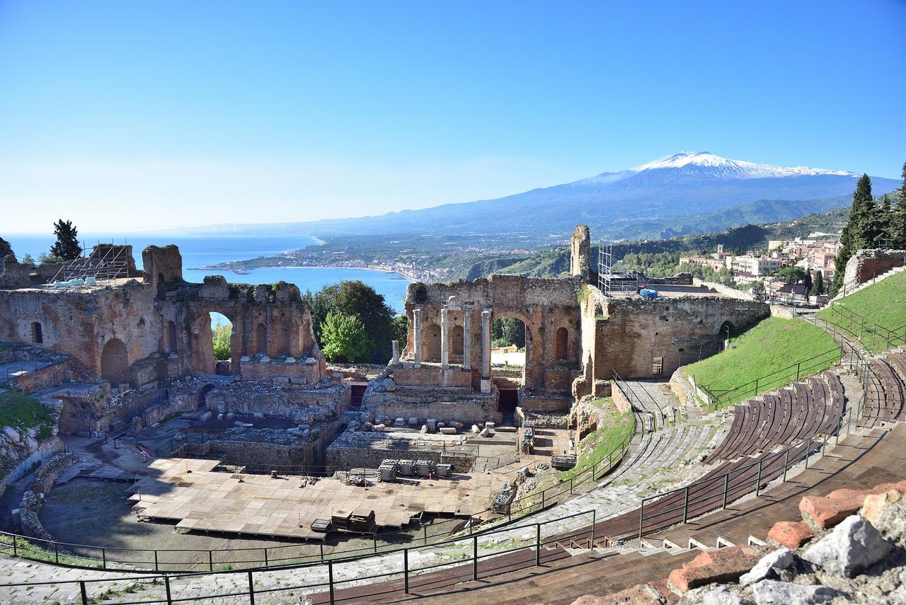 Private Messina Port Transfer: Taormina & Castelmola