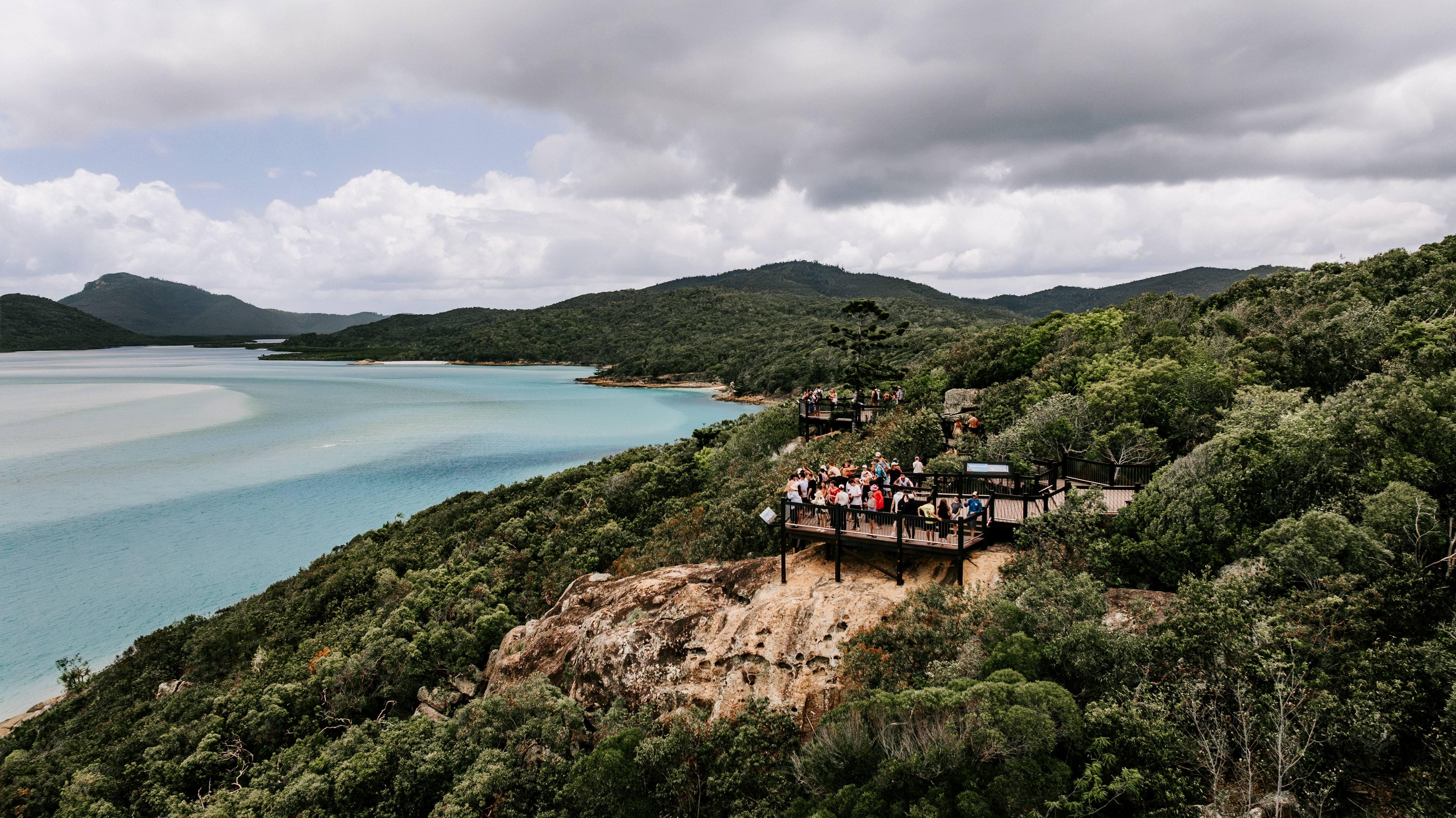 Whitsunday Islands 2-Day Sailing Adventure from Airlie Beach
