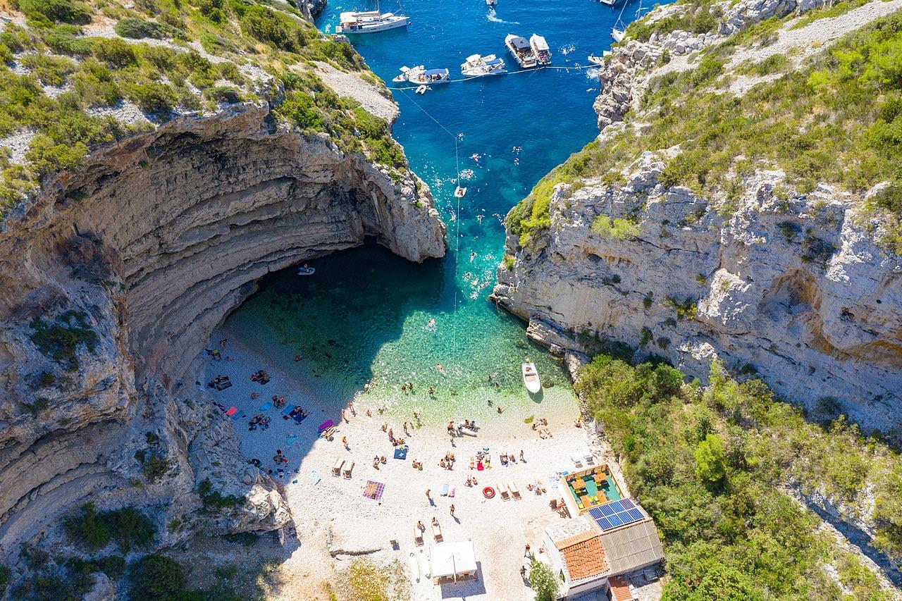 Hvar 5-Island Speedboat Adventure with Blue Cave