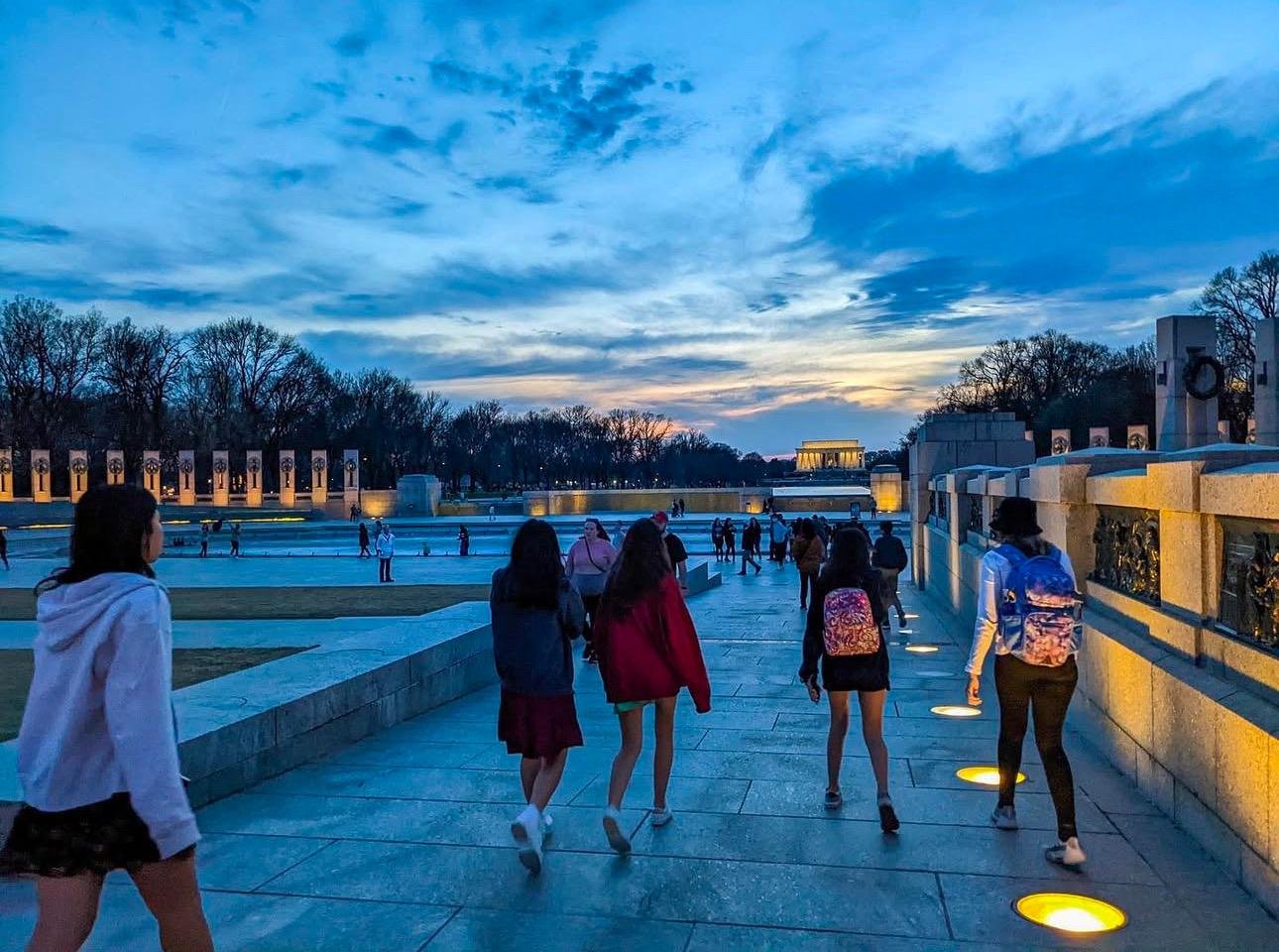 DC Sunset Monuments & Memorials Walking Tour