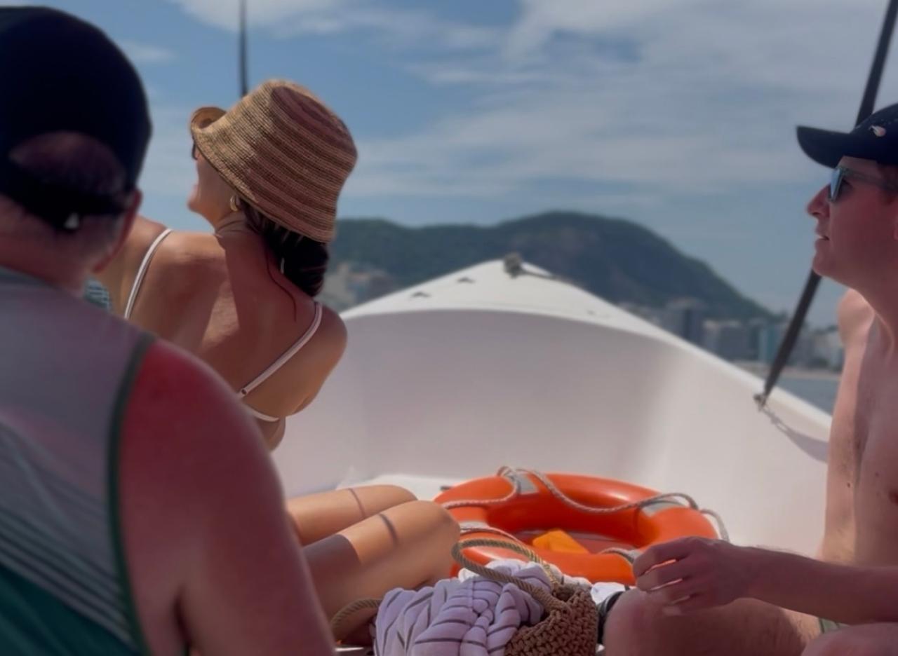 Copacabana Beach: Private Boat Cruise along Rio's Coastline