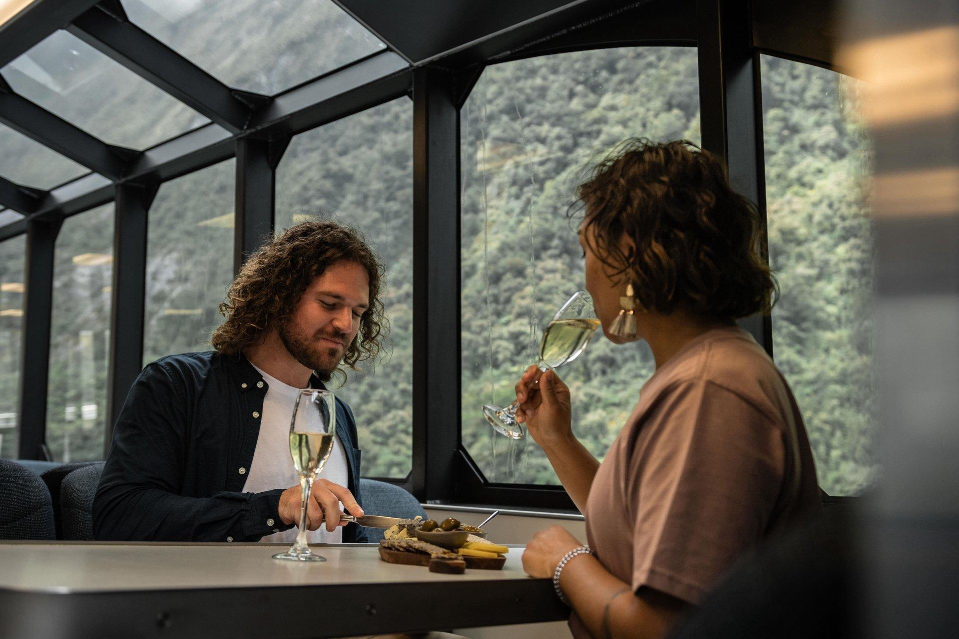 Milford Sound: Premium Small Group Cruise with Canape Lunch