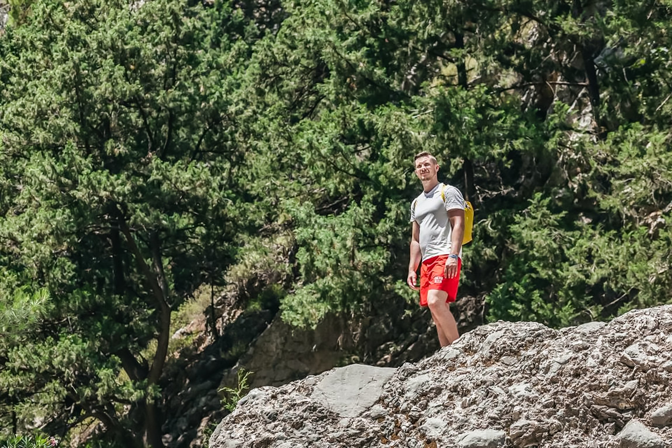 Samaria Gorge hike Crete — Xyloskalo descent, Iron Gates Sideroportes, kri-kri ibex, Agia Roumeli Libyan Sea — image 42