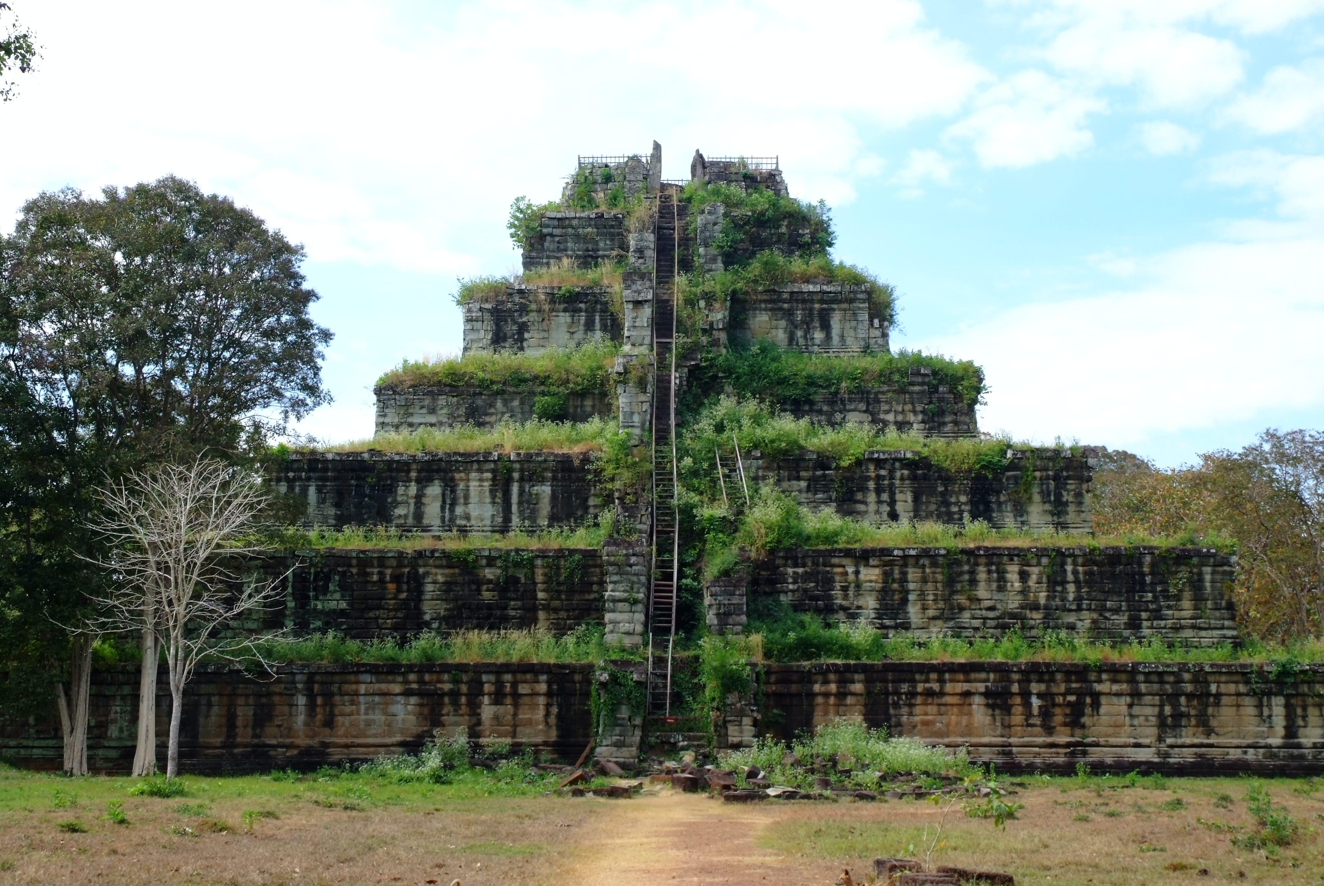 Siem Reap: 3-Day Private Temples & Floating Village Adventure