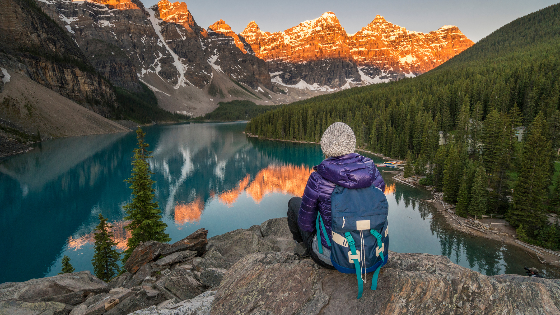 From Canmore/ Banff: Sunrise Moraine Lake and Lake Louise