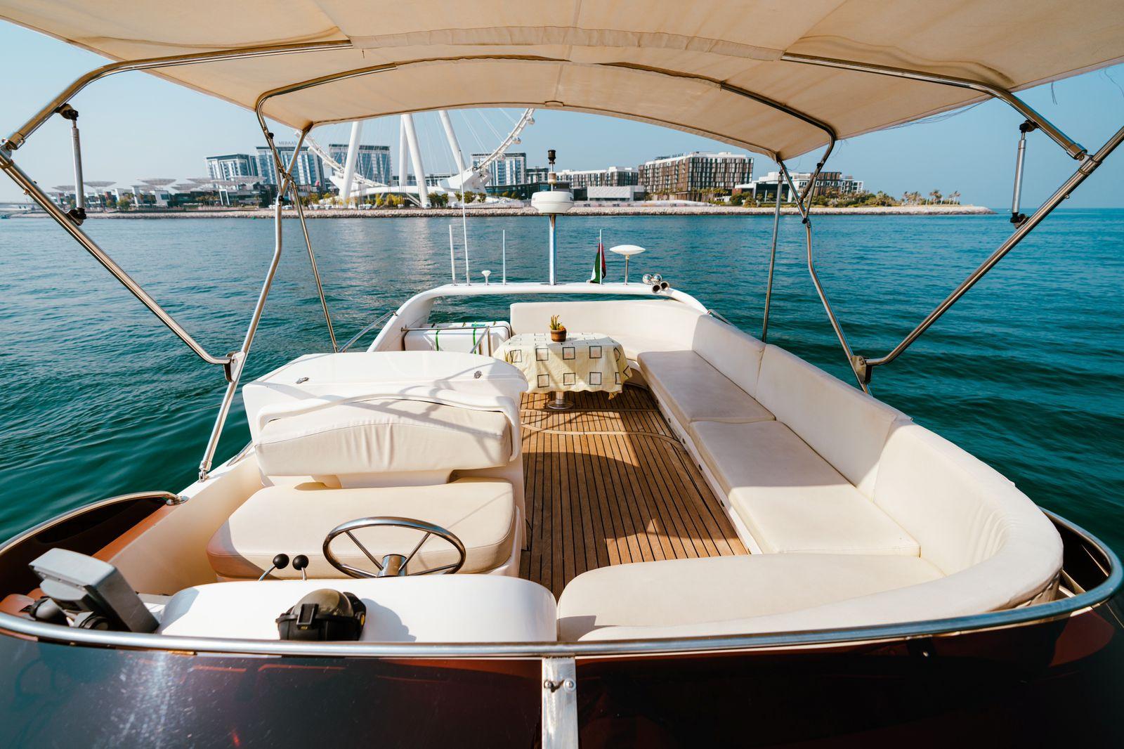 Dubai Private Luxury Yacht Experience – 50-Foot Charter