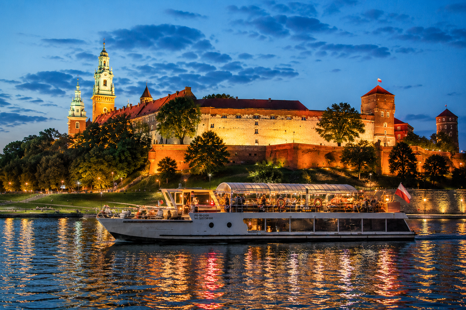 Vistula River Cruise with Live Commentary & Drinks