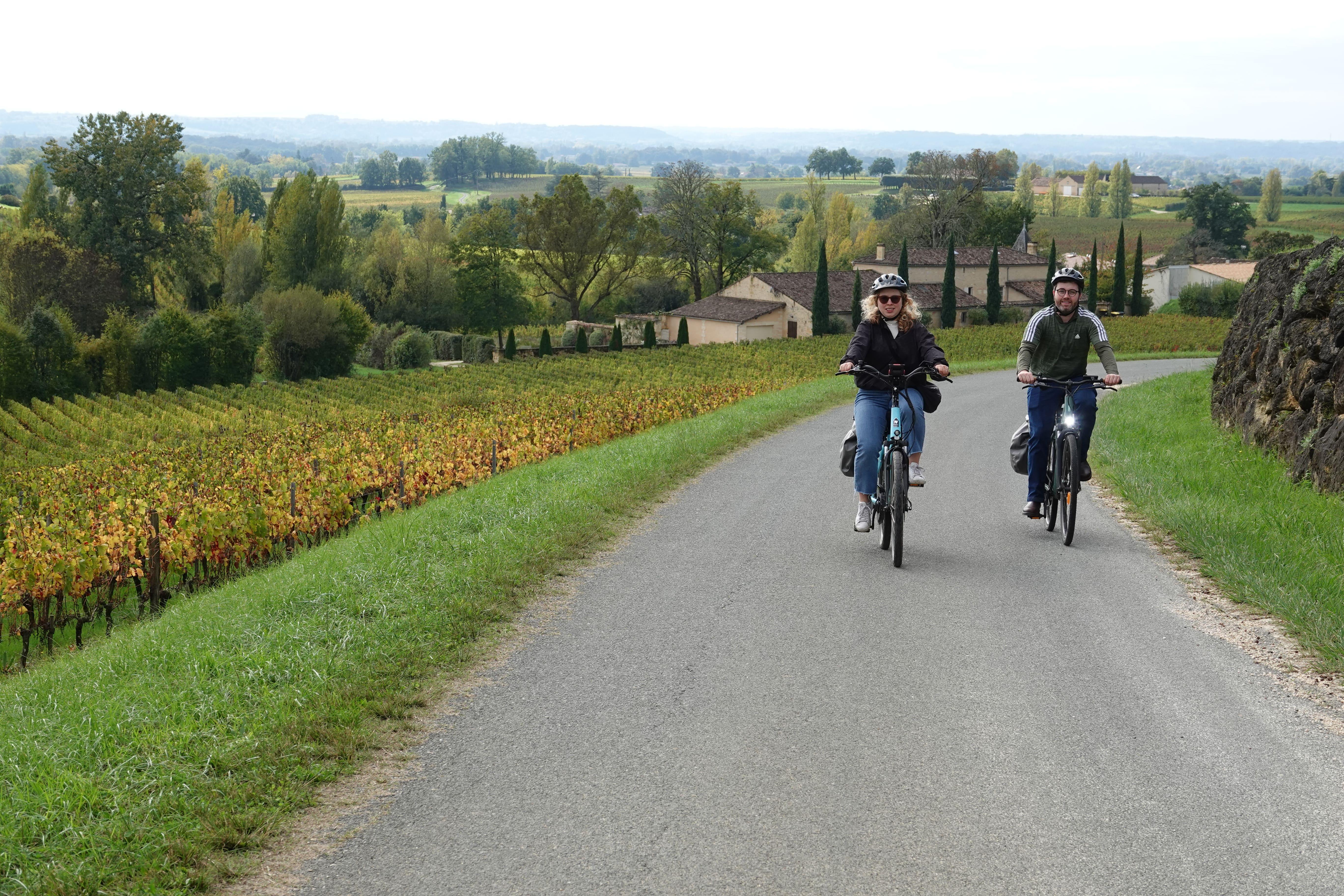 St. Emilion E-Bike Wine Adventure with Tastings & Picnic