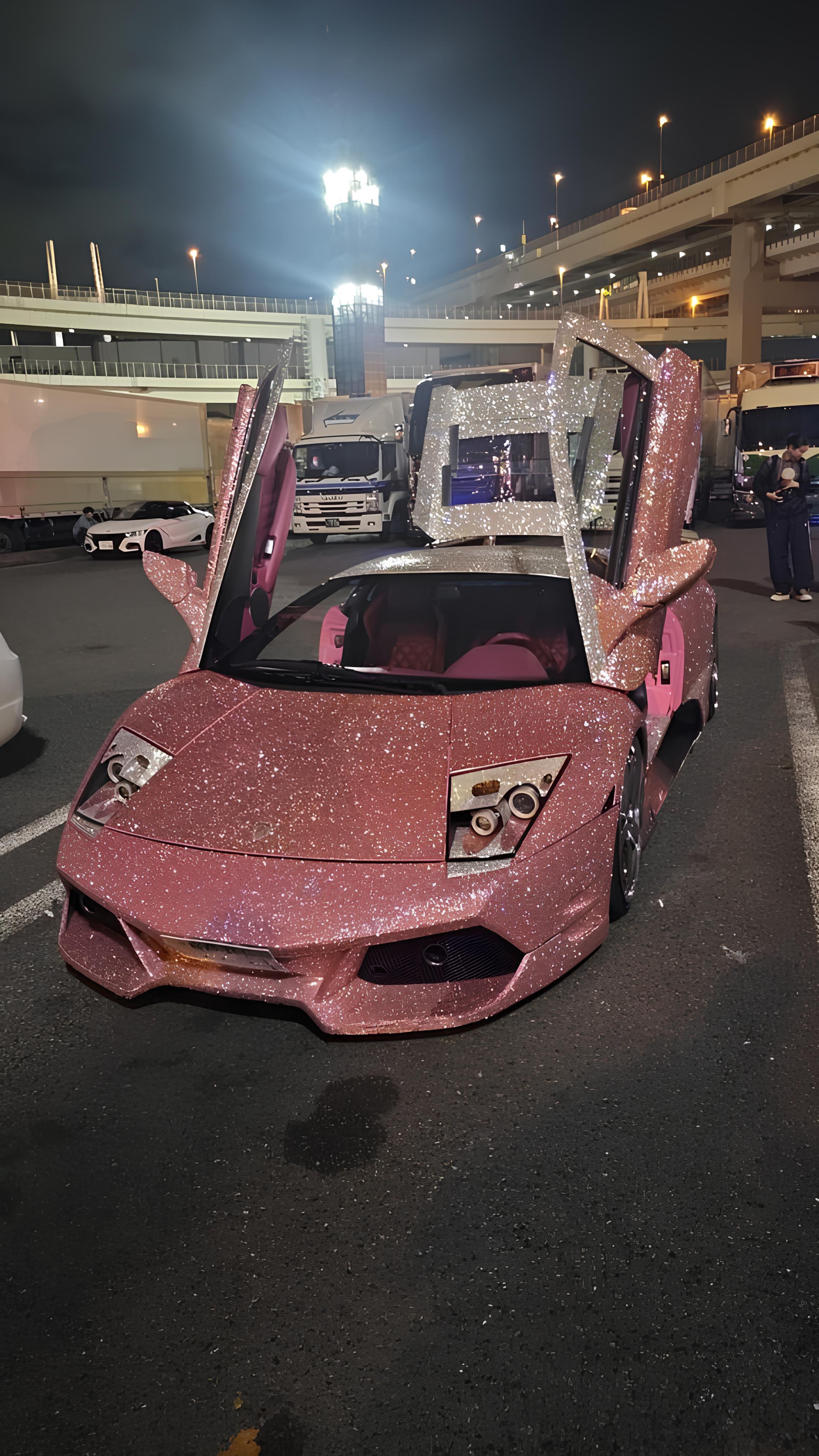 Tokyo: Private JDM Daikoku Tour & Custom Car Experience