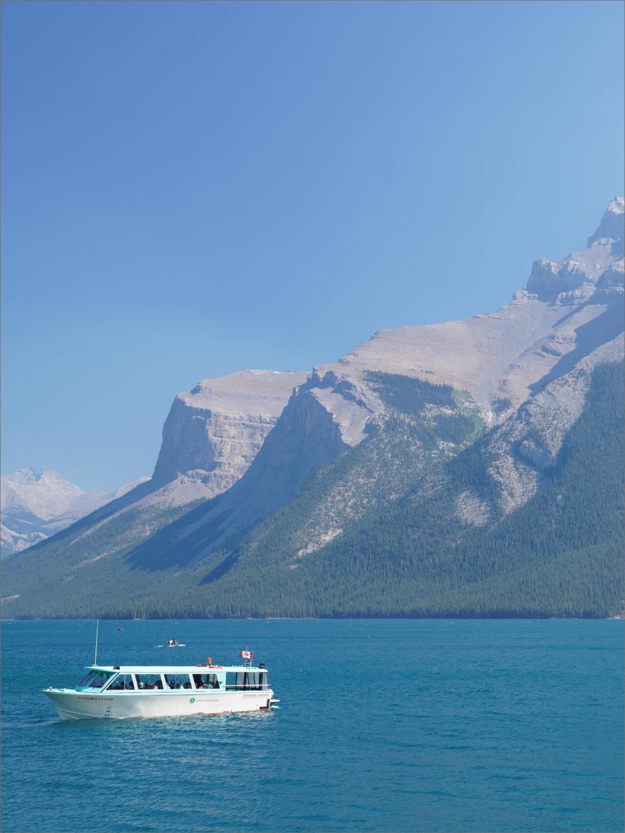 Banff Upper Hot Springs Sulphur Mountain mineral pool Rocky Mountains — image 19