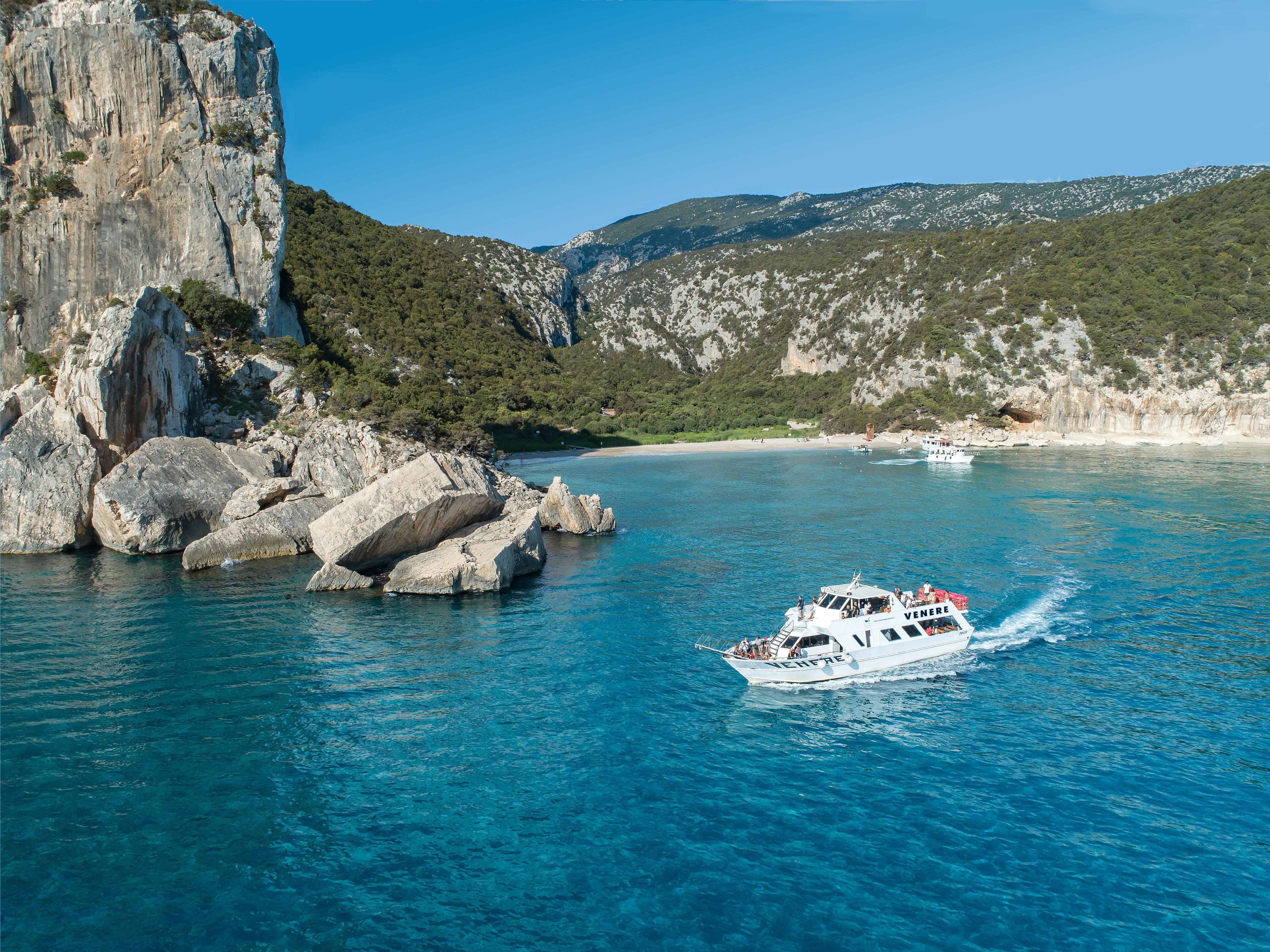 Cala Gonone: Boat Trip to Cala Luna Beach