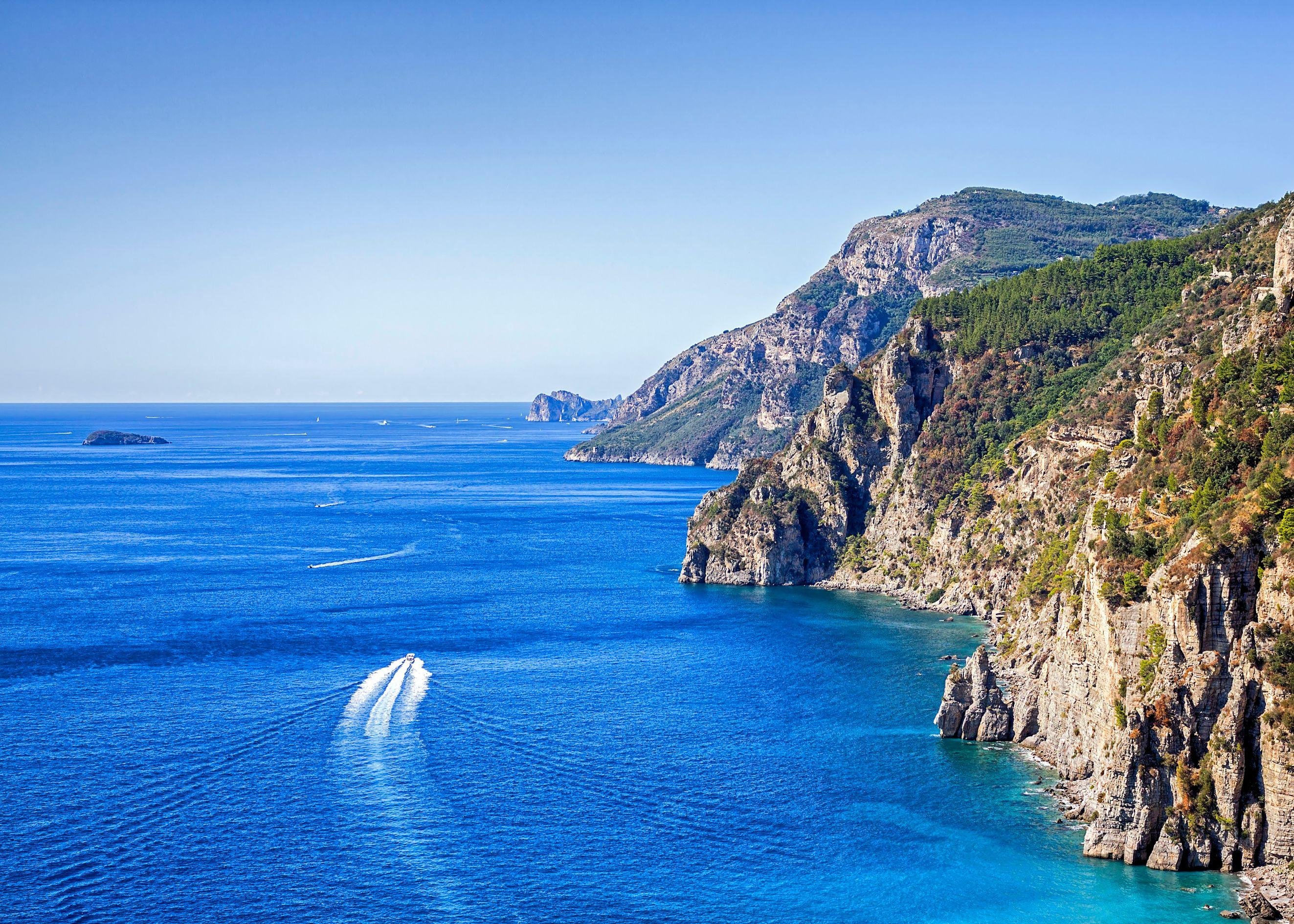 Private Luxury Boat Tour: Capri & Amalfi Coast from Naples