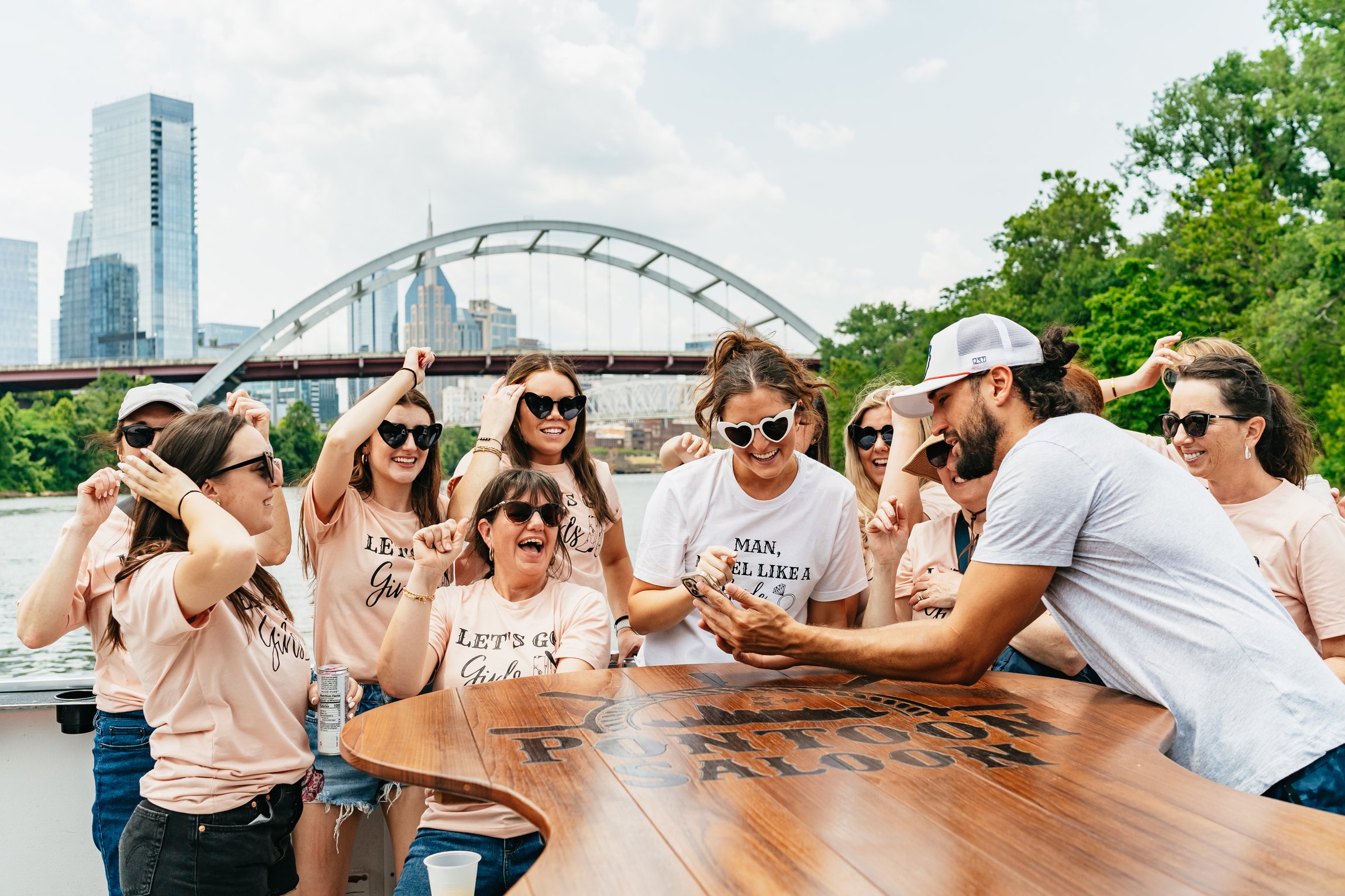Cumberland River Party Pontoon Experience with Captain