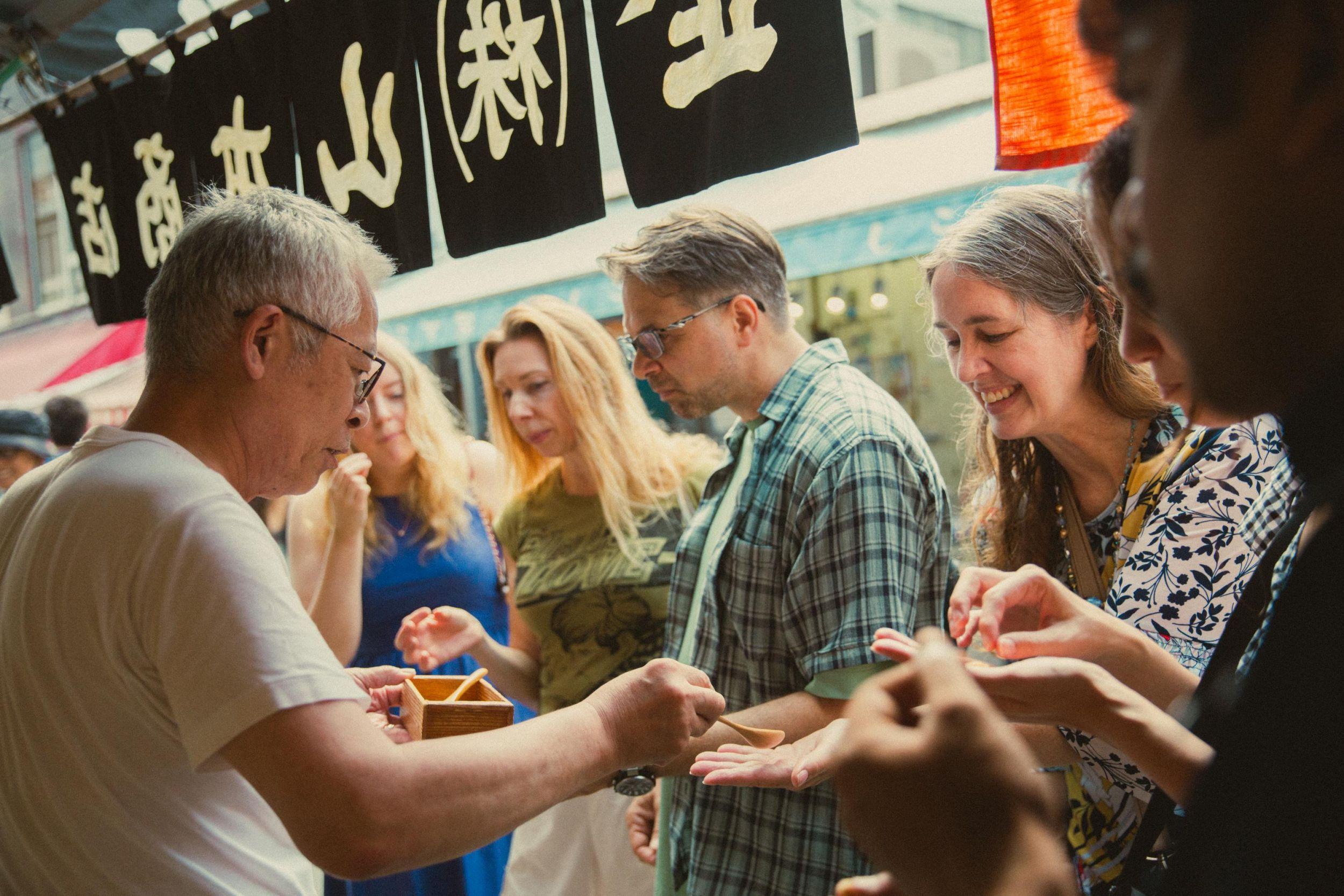 Sushi making class Tokyo — Tsukiji market ingredients, nigiri, sushi master — image 6