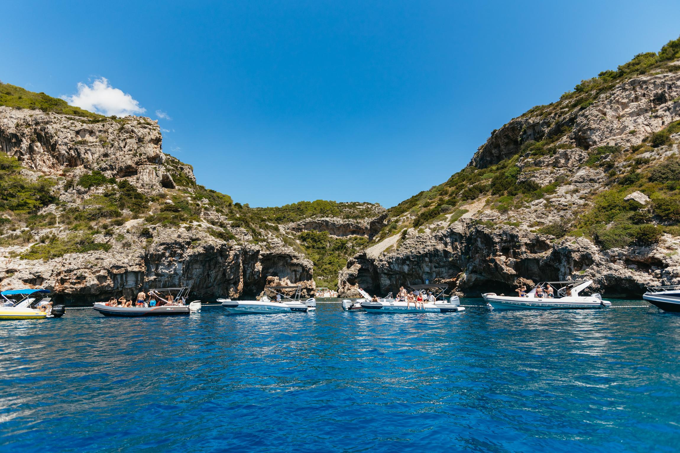5-Island Speedboat Adventure: Blue Cave & Hvar from Split/Trogir