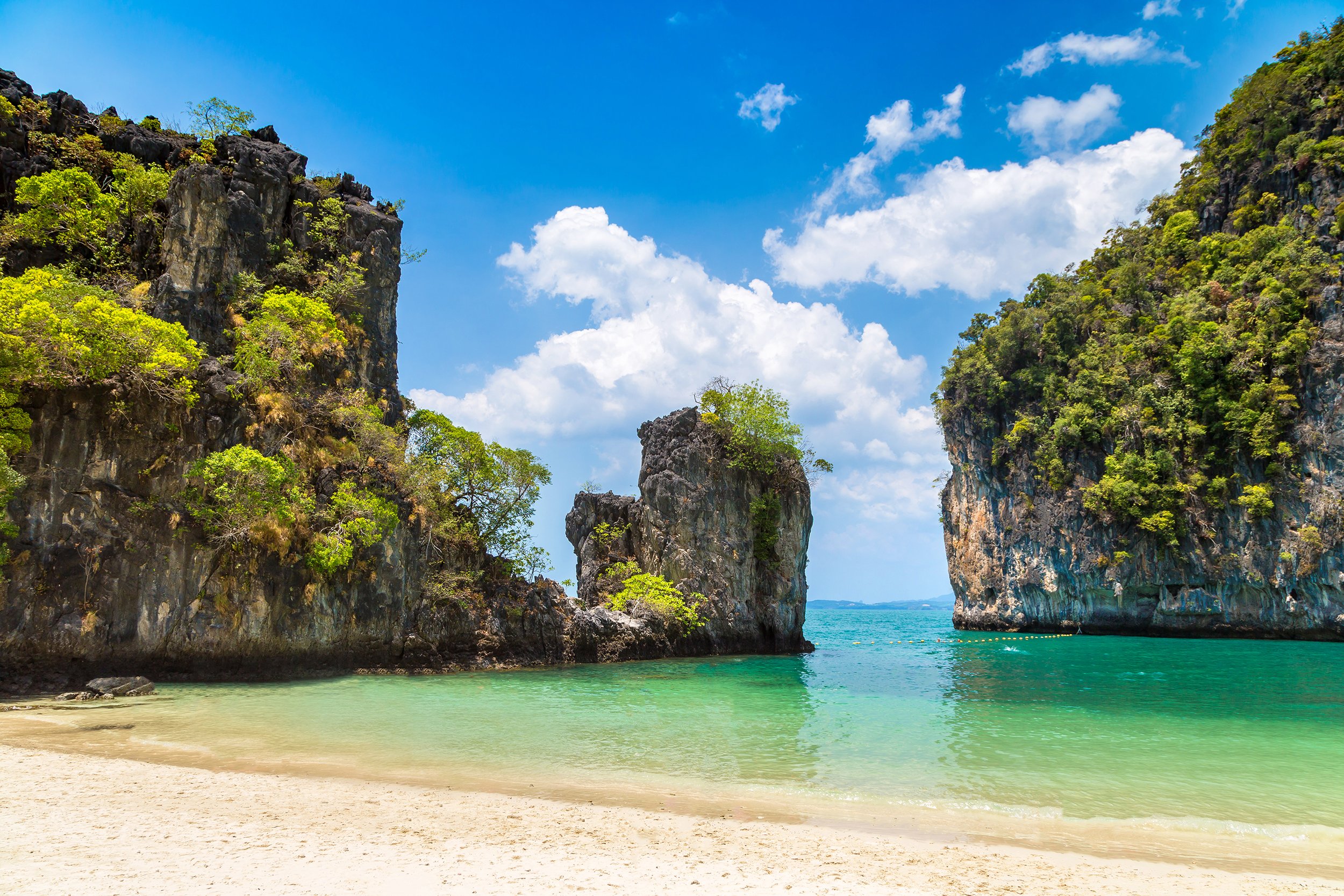Krabi Private Long-Tail Boat Tour: Hong Island & Lao Lading
