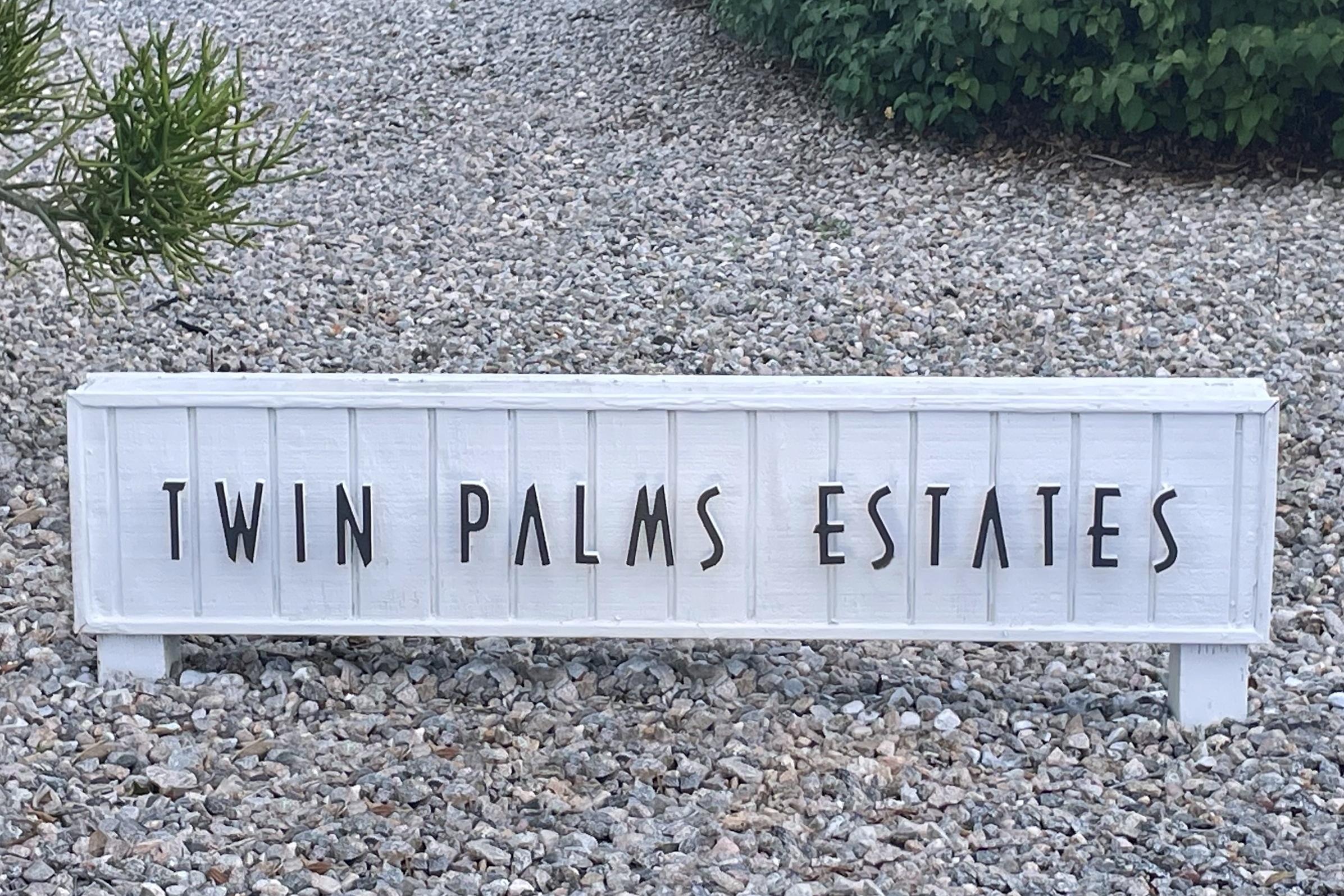 Palm Springs architecture tour - mid-century modern houses and landmarks — image 10