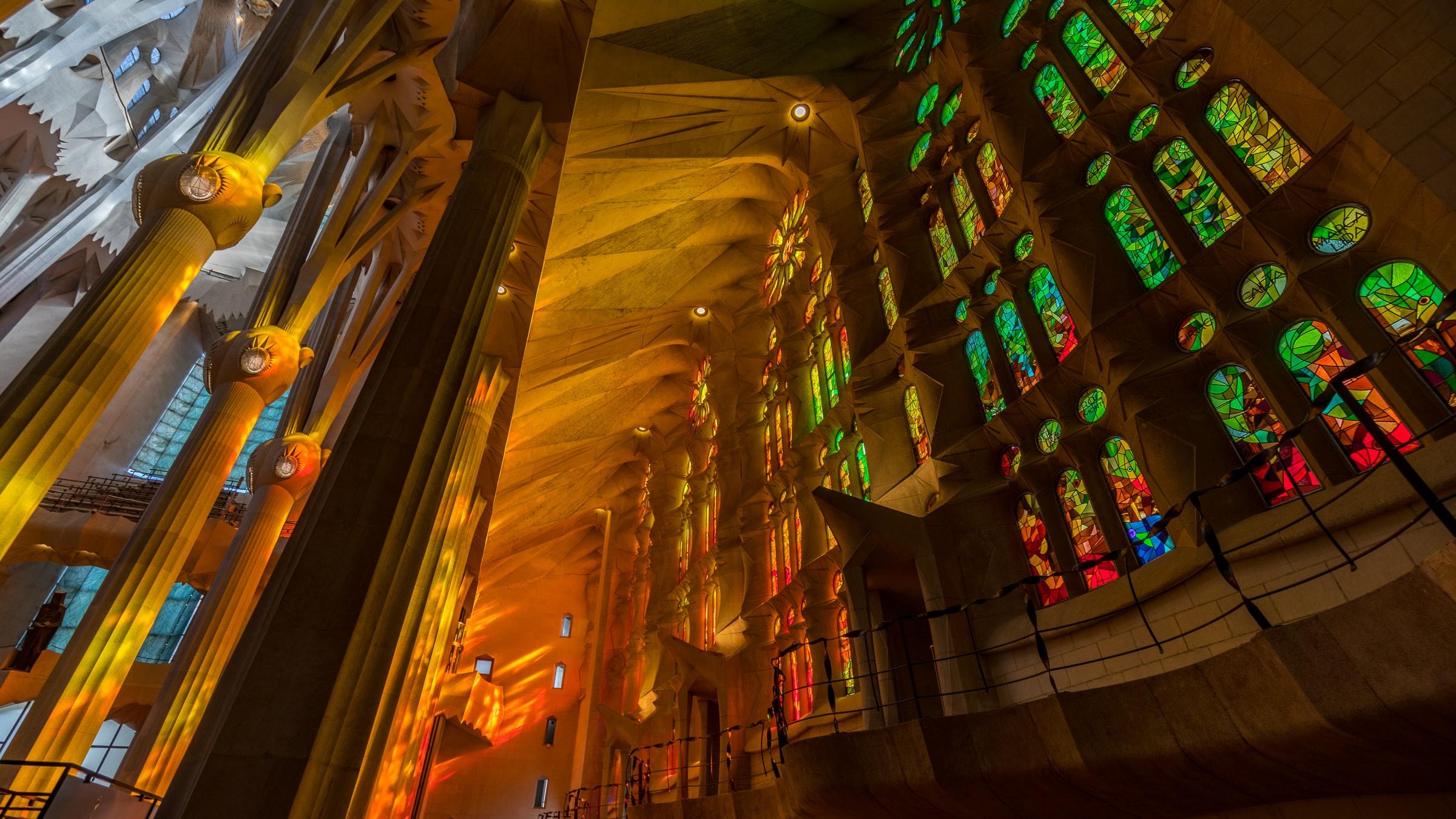Barcelona: Sagrada Familia Guided Tour with Express Entry - 2026 (Verified Reviews)