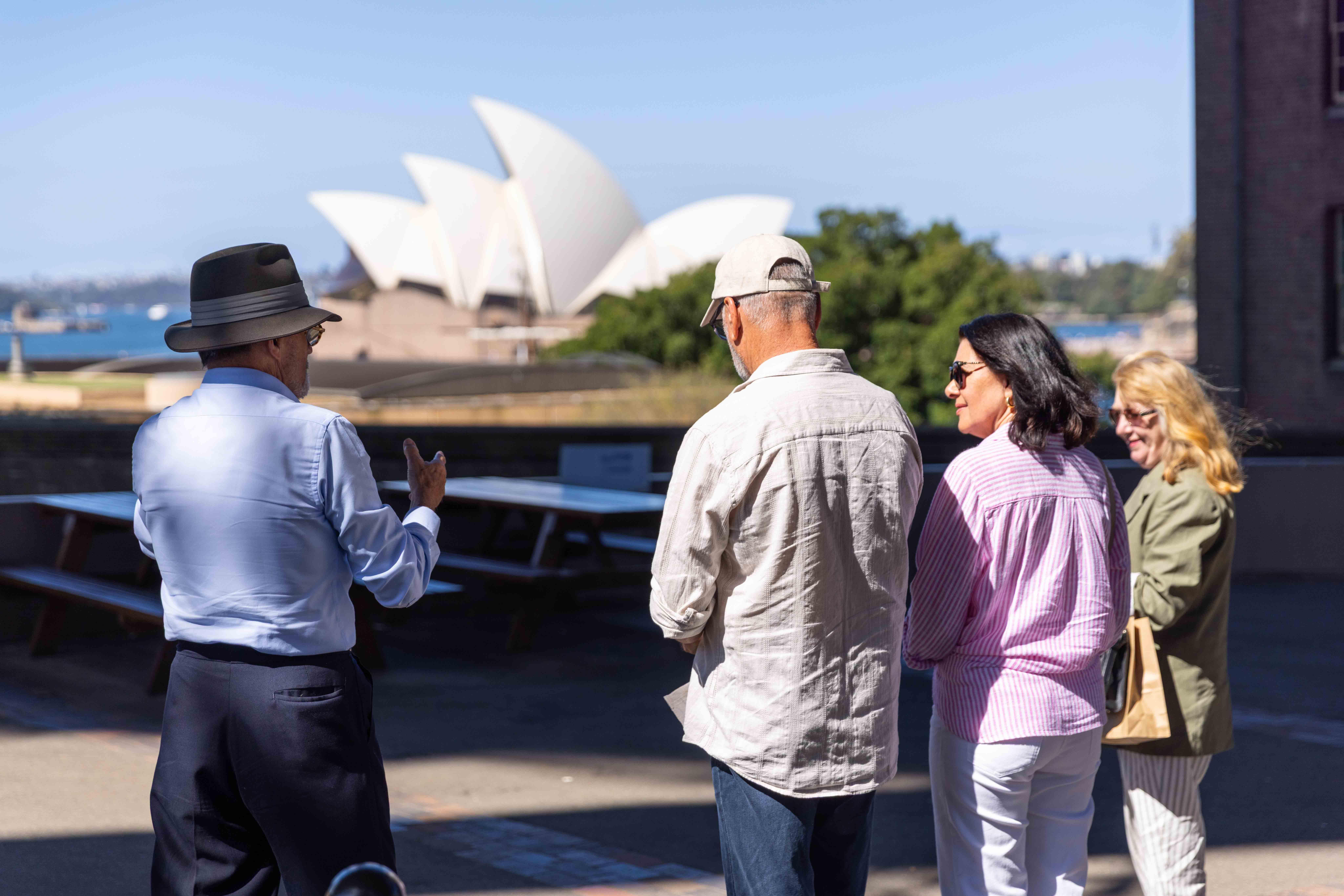 Sydney Airport Transfer with Rocks & Bondi Beach Tour