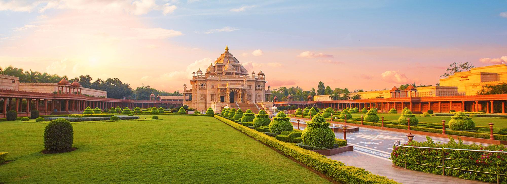 Delhi Akshardham Temple Private Tour & Evening Light Show
