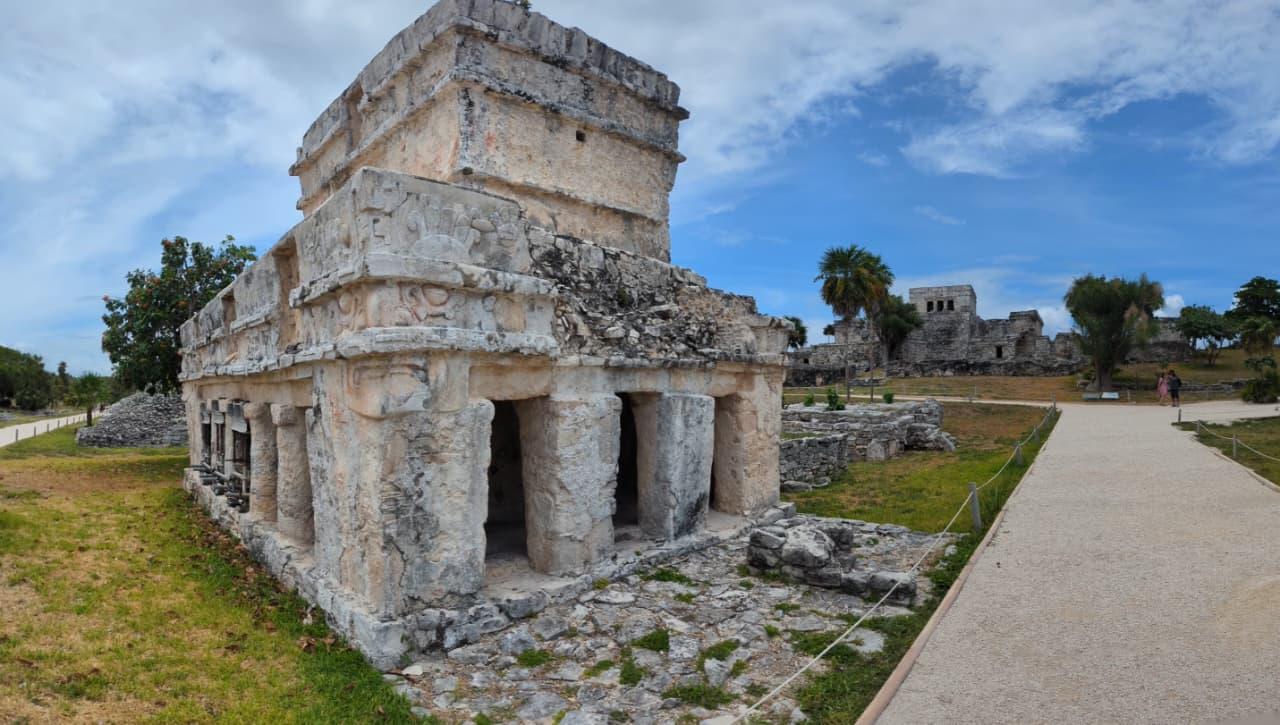 Tulum Archaeological Zone: Expert-Led Walking Tour