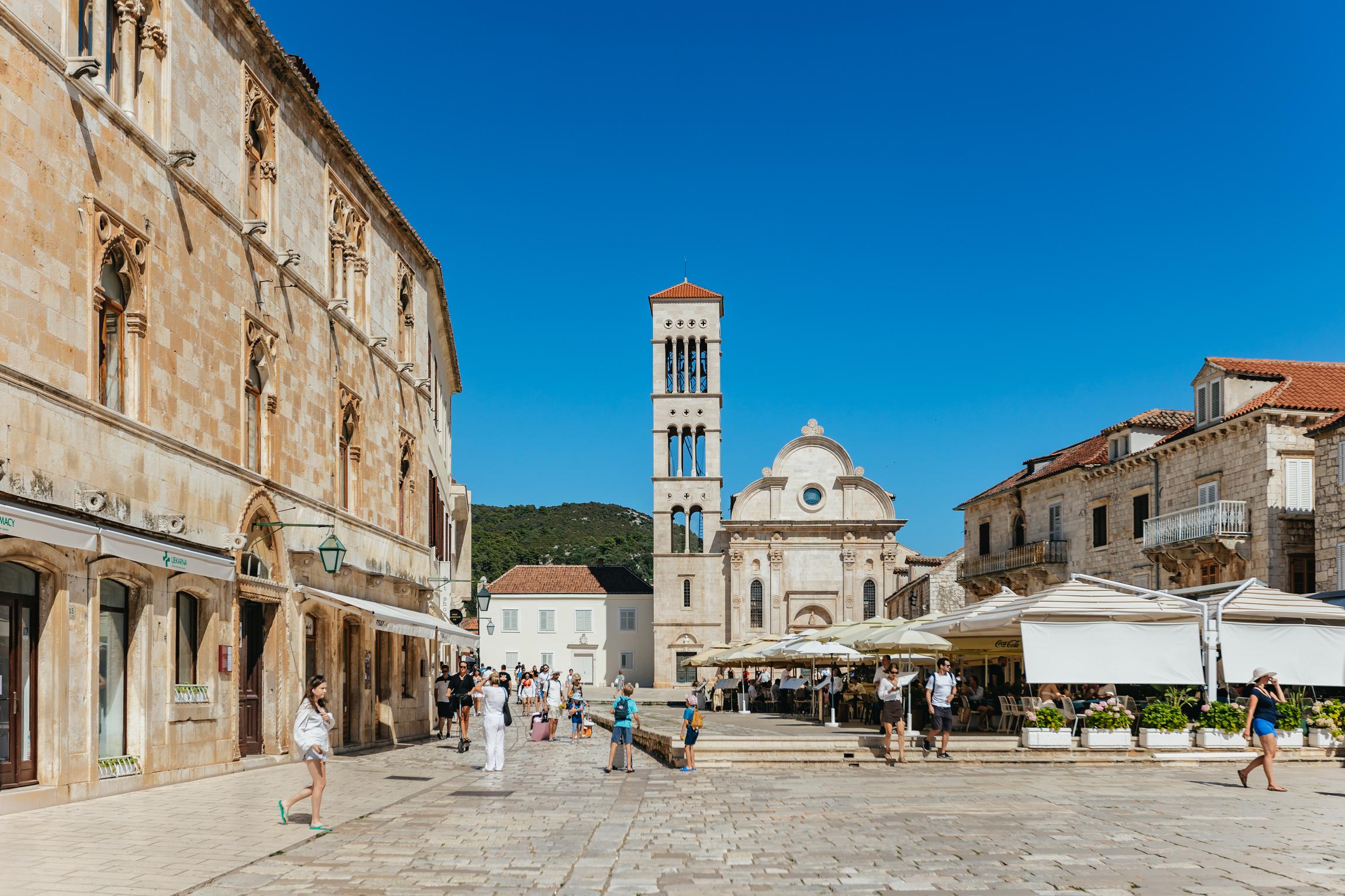 5-Island Speedboat Adventure: Blue Cave & Hvar from Split/Trogir