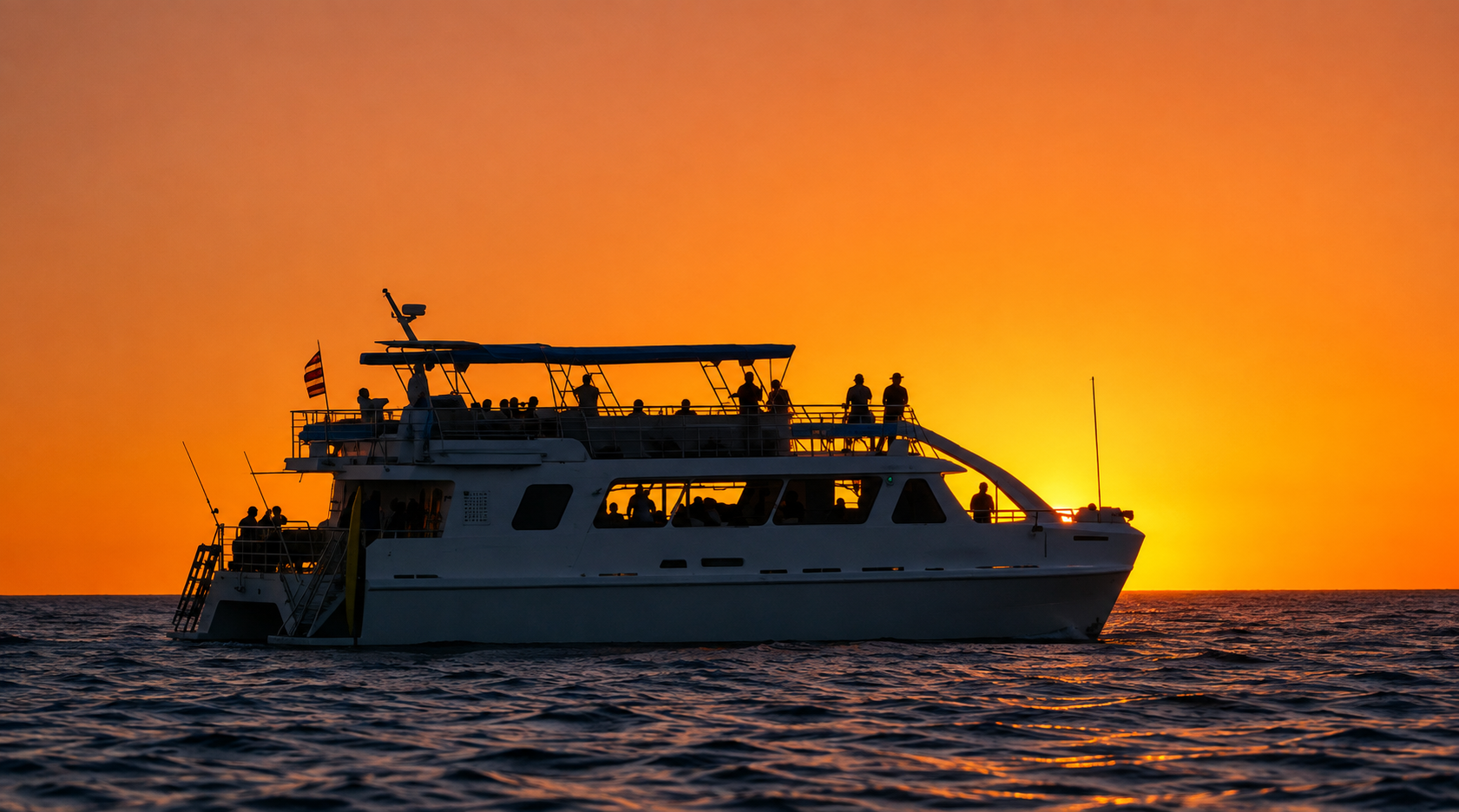 Kona Sunset Dinner Cruise with Live Music