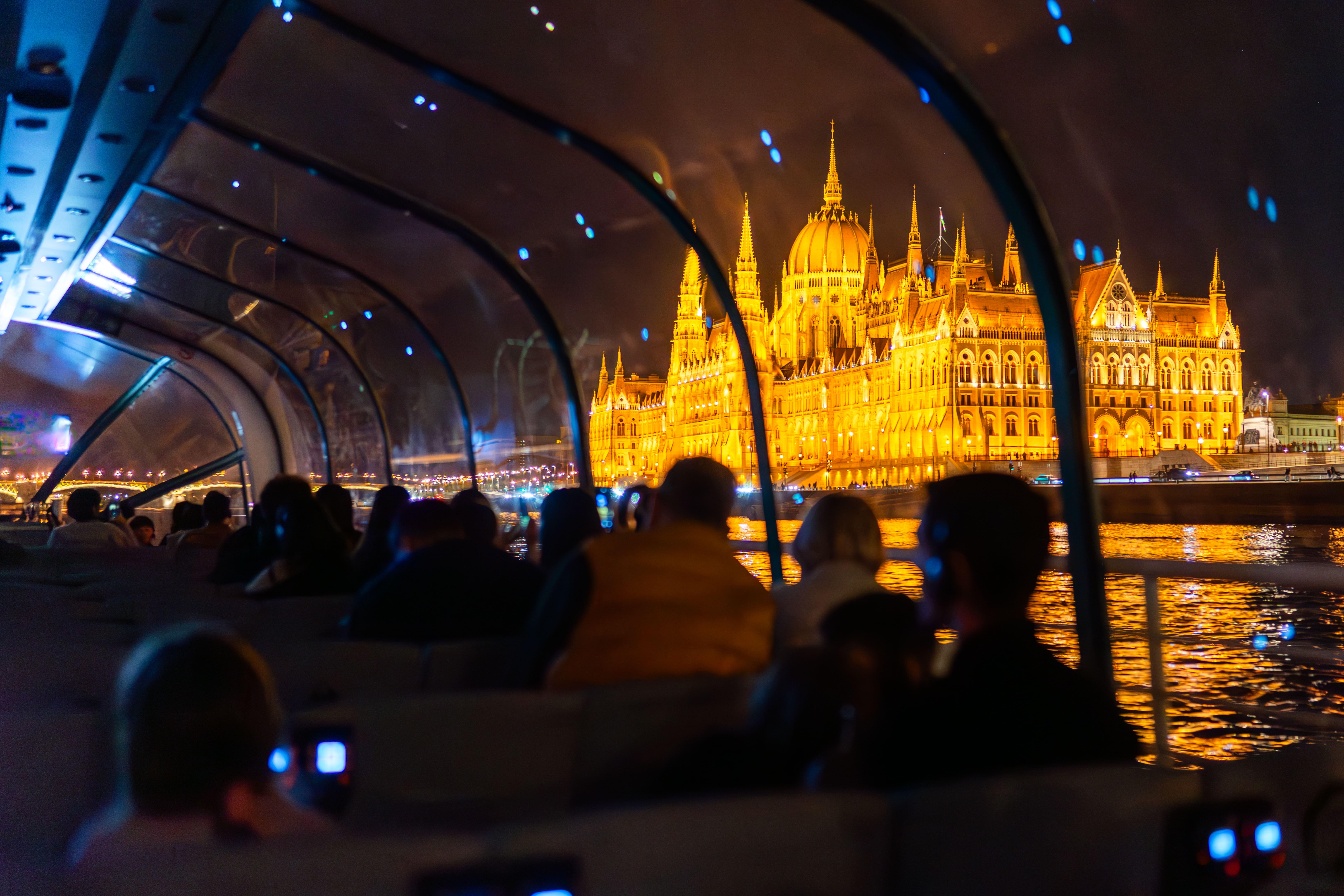 Budapest Night Cruise on the Danube — image 8