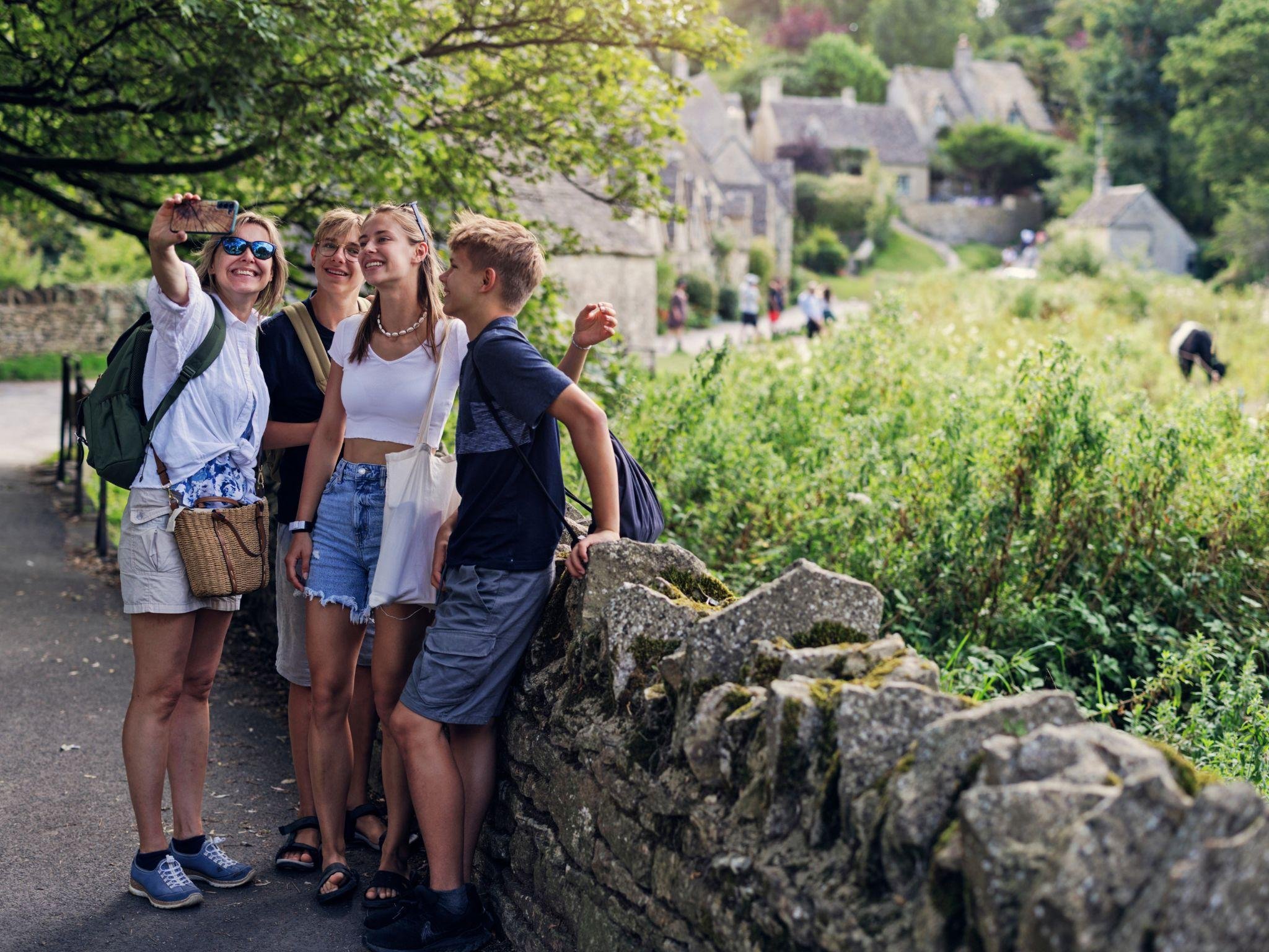 Cotswolds Villages Day Tour from London