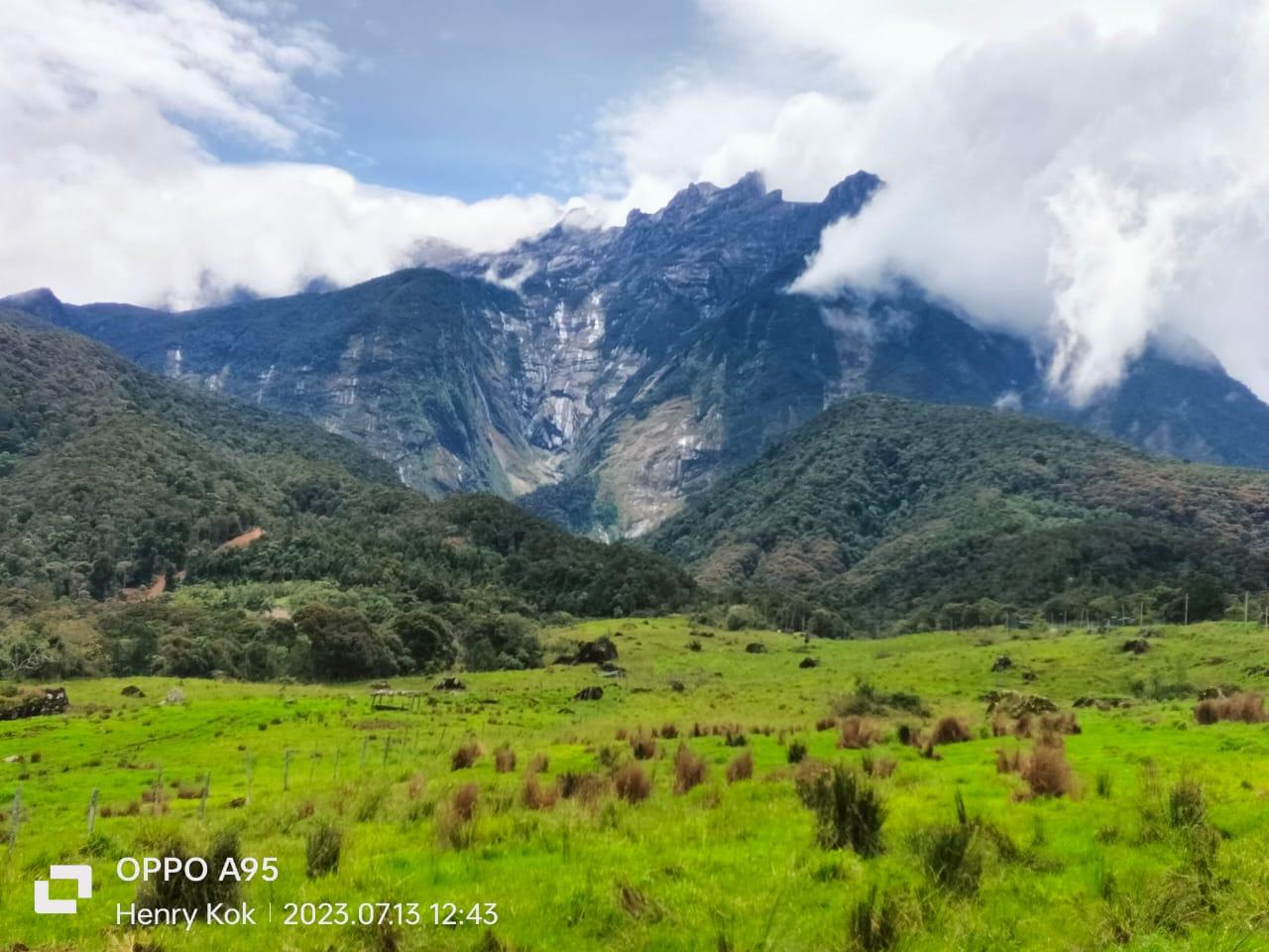Kundasang Day Trip: Hot Springs, Dairy Farm & Local Market