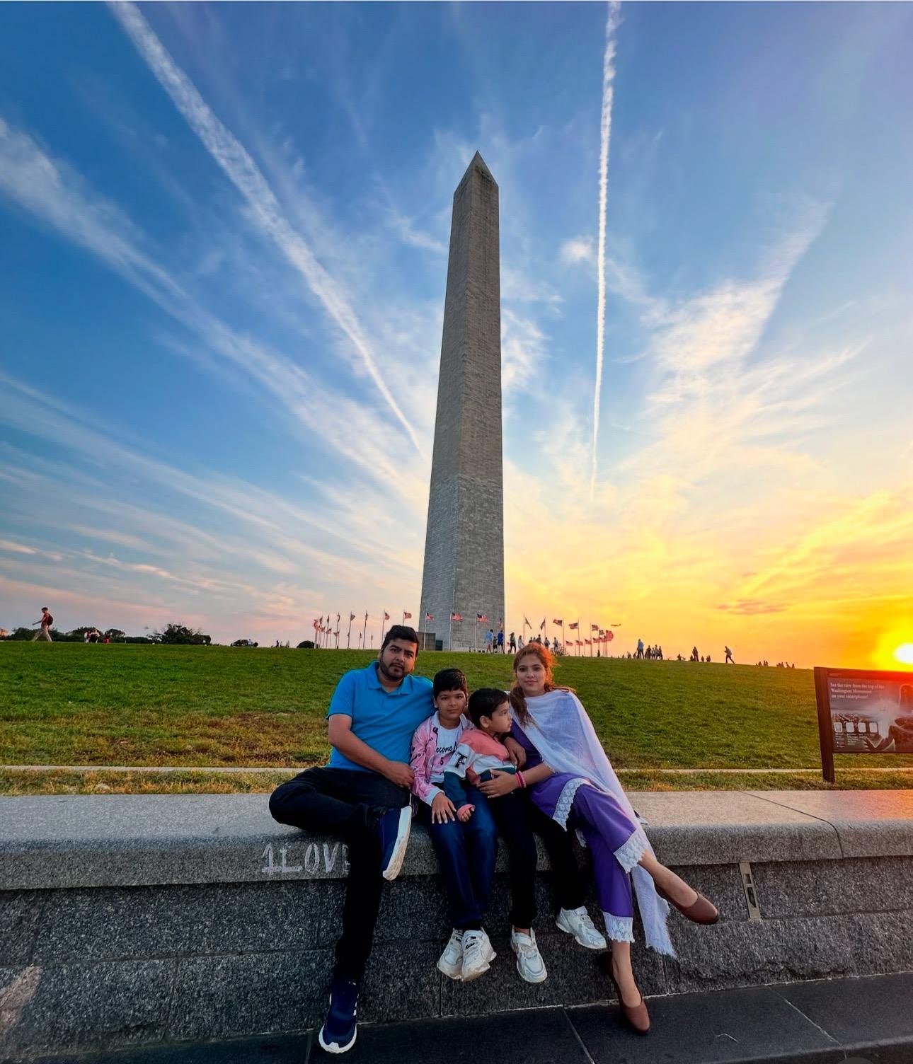 DC Sunset Monuments & Memorials Walking Tour