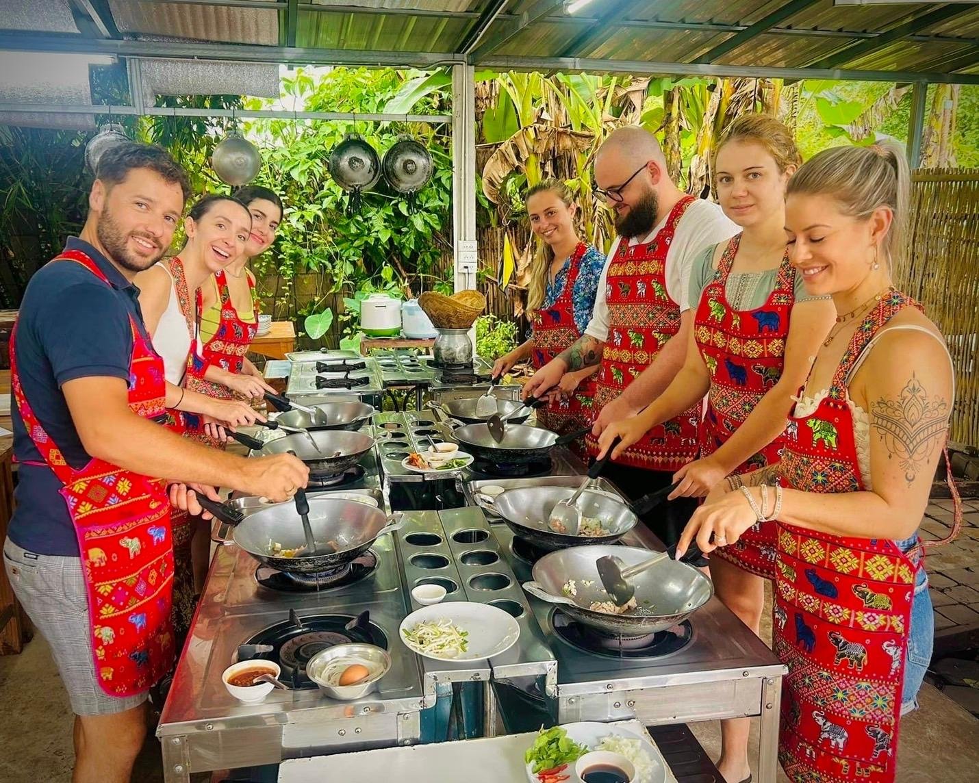 Chiang Mai cooking class — market tour, herb garden and Thai dishes — image 5
