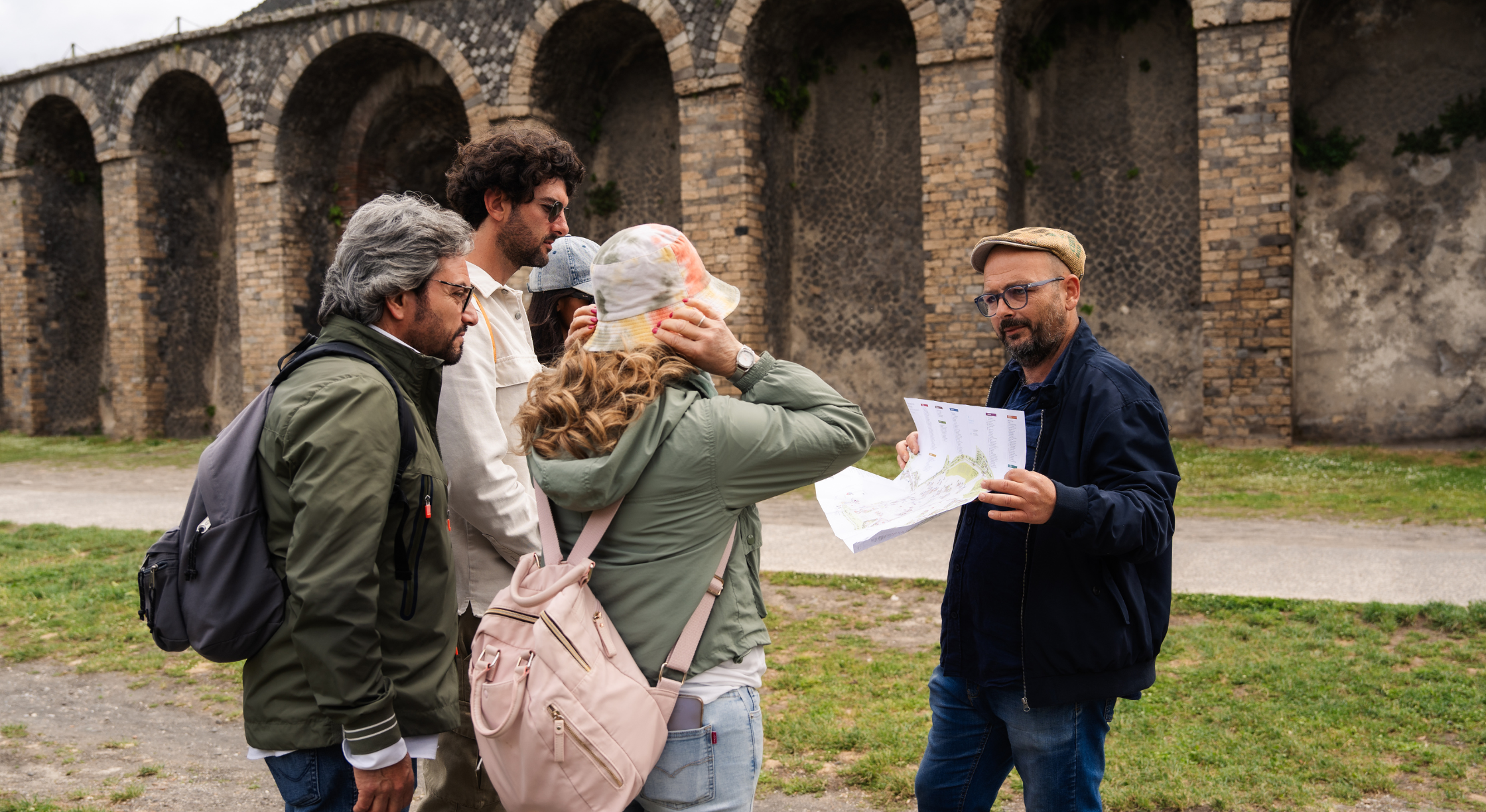 Pompeii and Herculaneum tour with lunch included — image 9