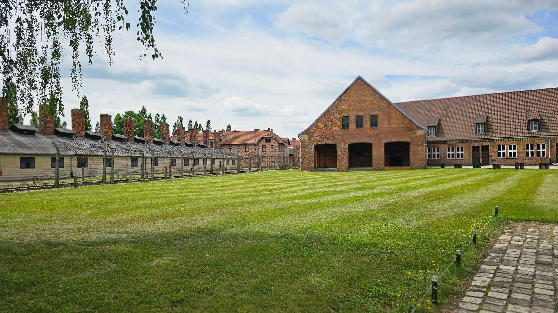 Small Group Auschwitz-Birkenau Memorial Tour from Krakow