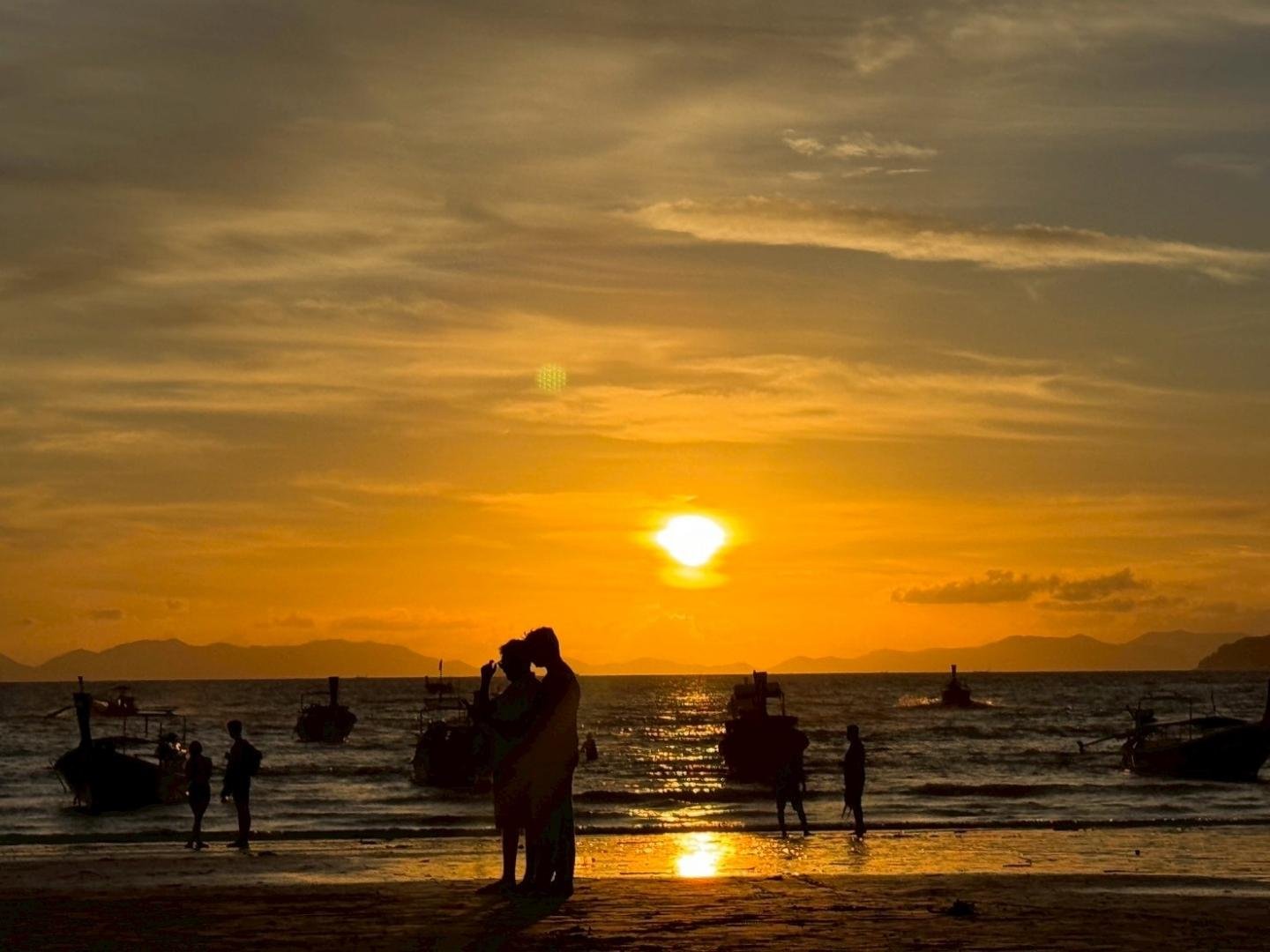 Phi Phi Islands & 4 Islands Sunset BBQ Cruise