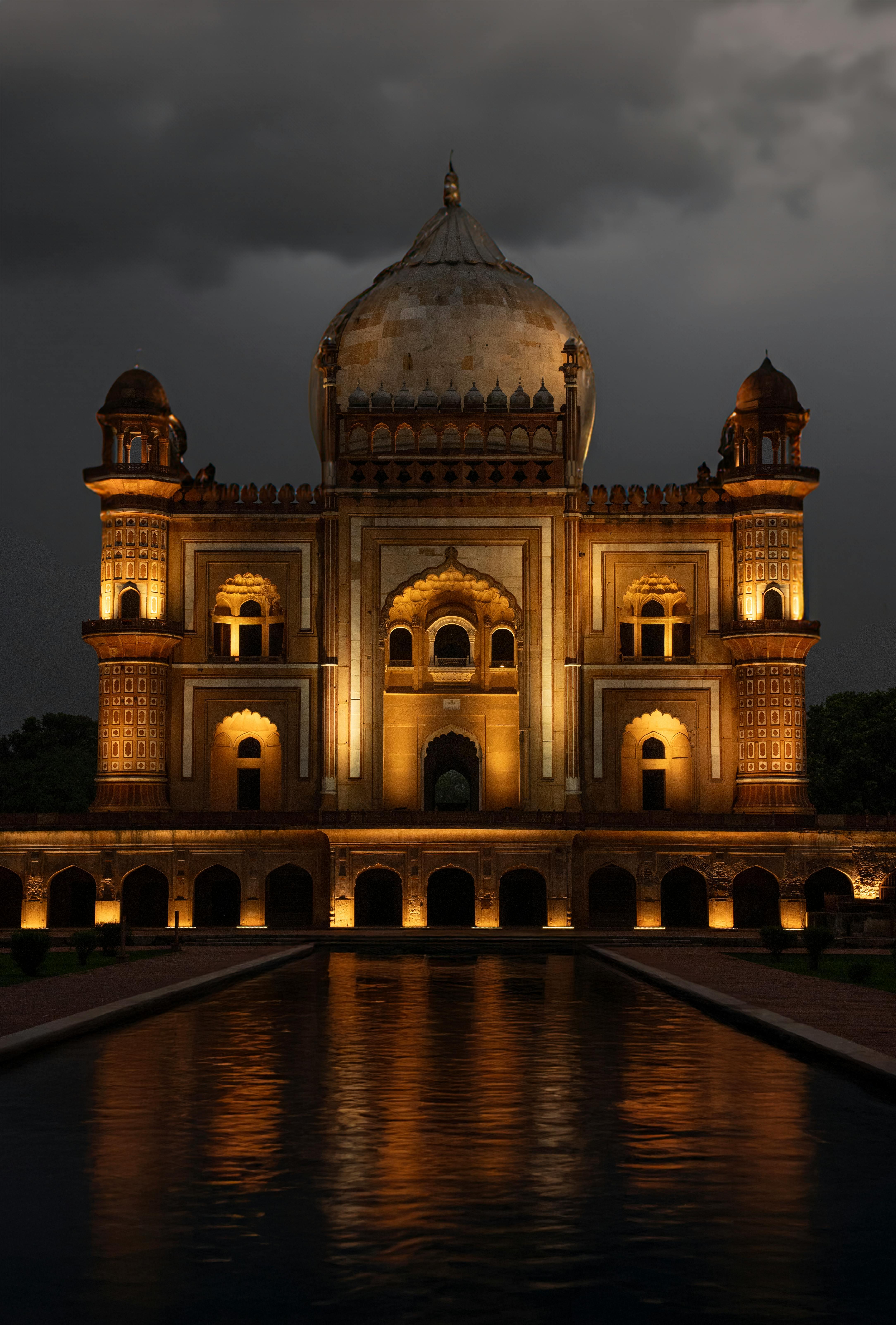 Delhi After Dark: Private Evening Sightseeing by Car