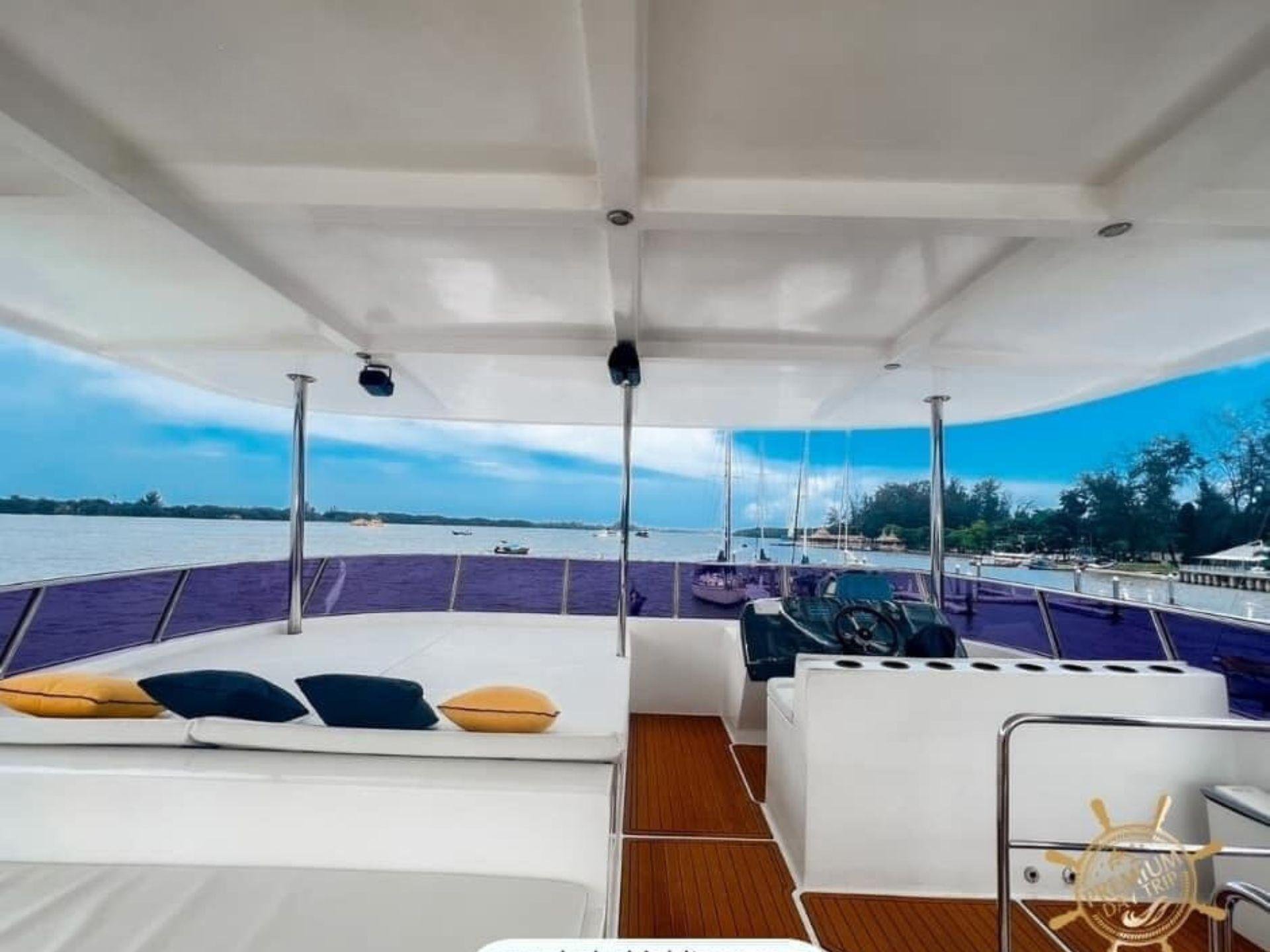 James Bond Island Canoe & Sunset Yacht Dinner – Phang Nga Bay