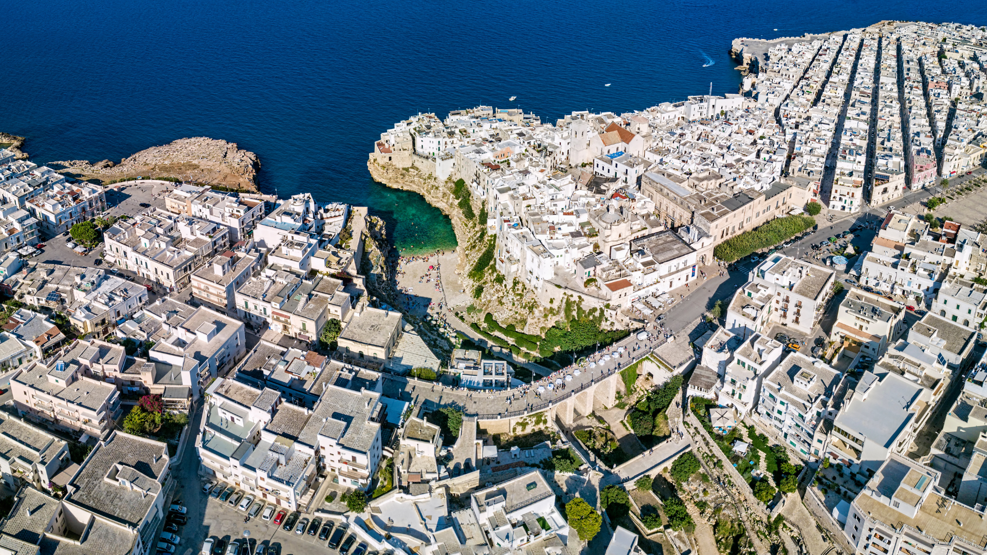 Apulian Highlights Day Trip: Polignano, Monopoli & Alberobello
